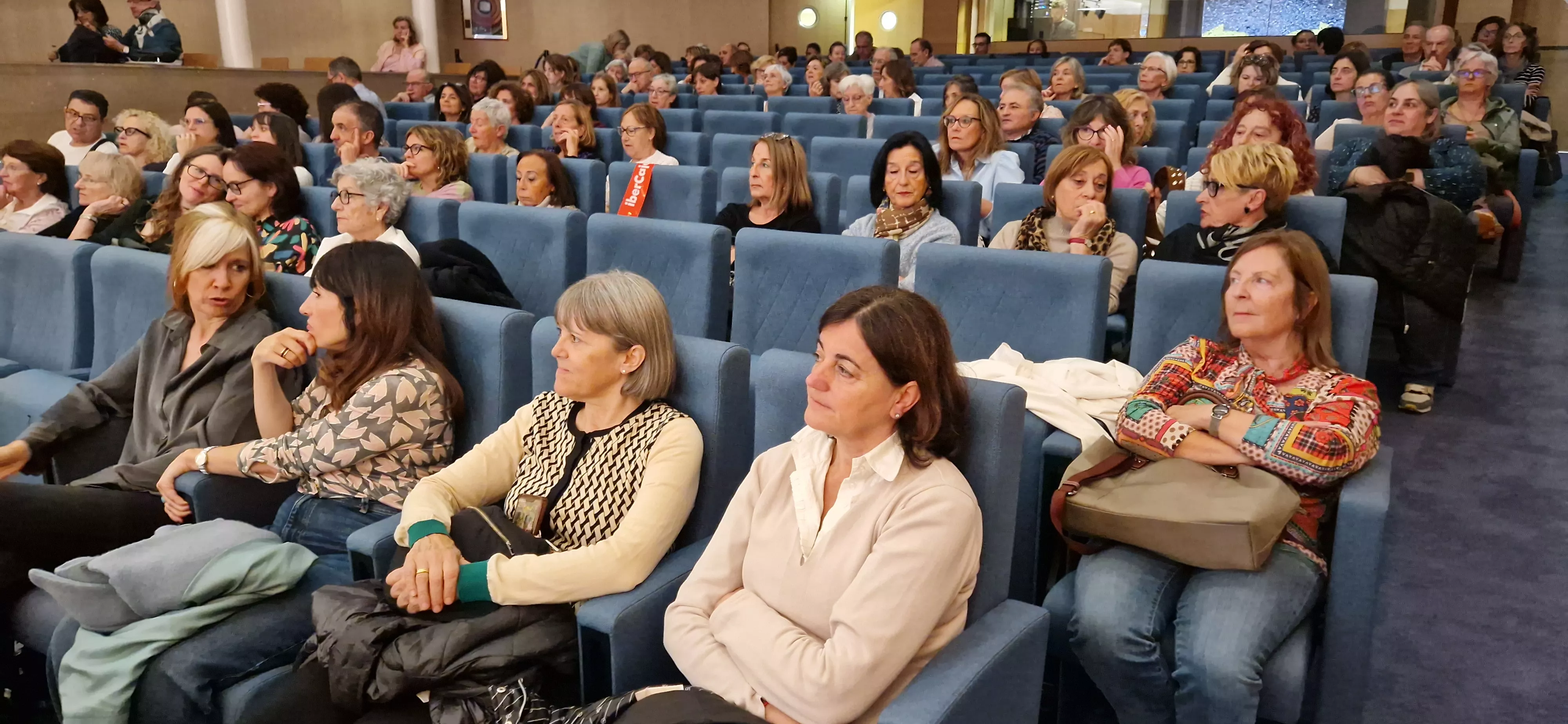 Charla en la Fundación Ibercaja de Javier Olivera, Patricia Fernández y Guillermo Lahera. Foto Myriam Martínez
