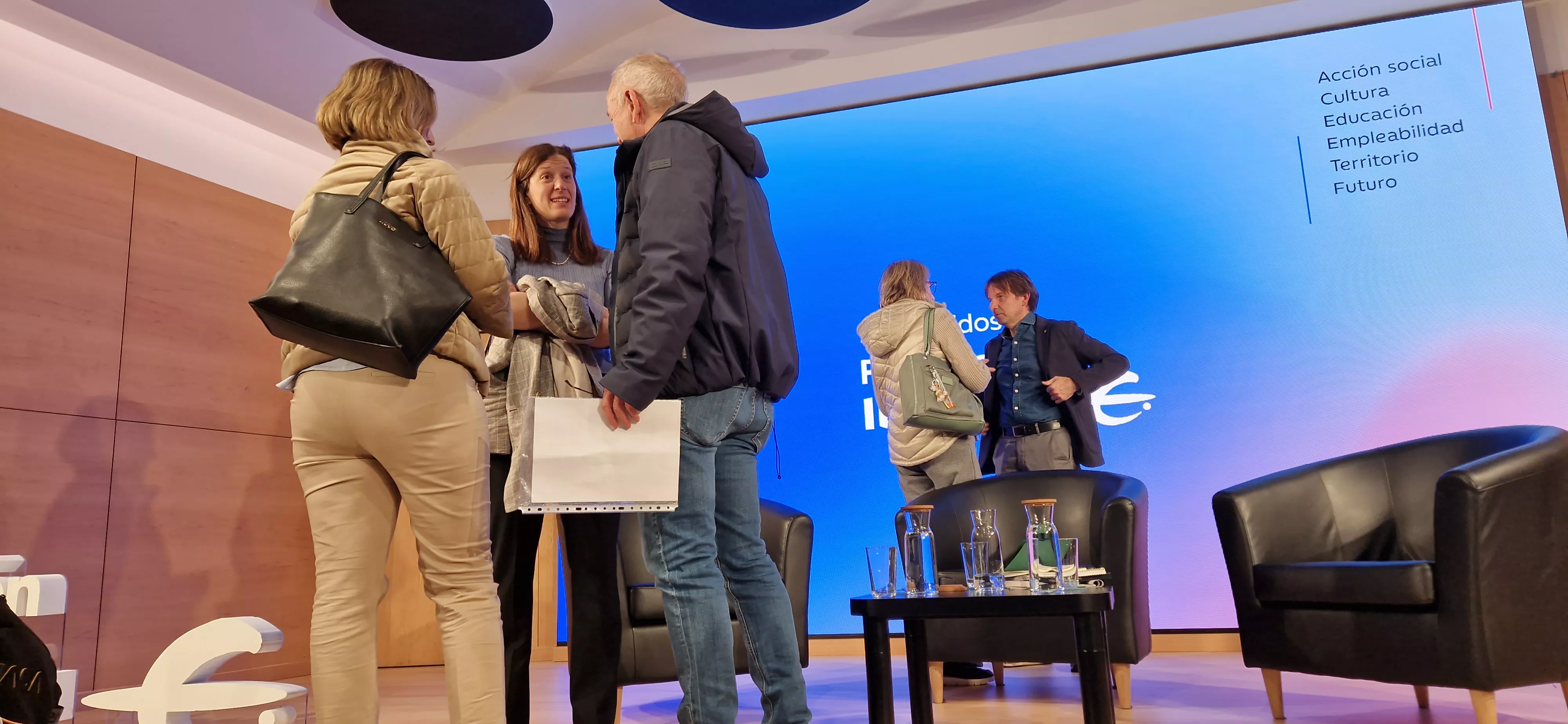 Charla en la Fundación Ibercaja de Javier Olivera, Patricia Fernández y Guillermo Lahera. Foto Myriam Martínez
