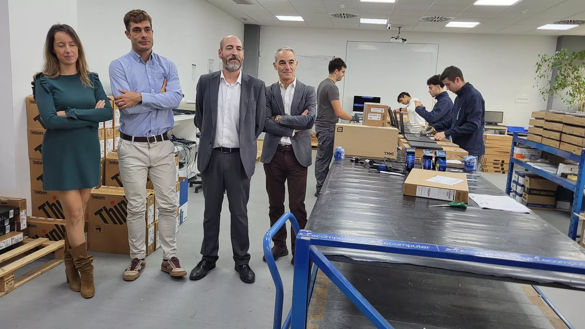  Ecomputer ante la convención de fabricantes, proveedores y clientes