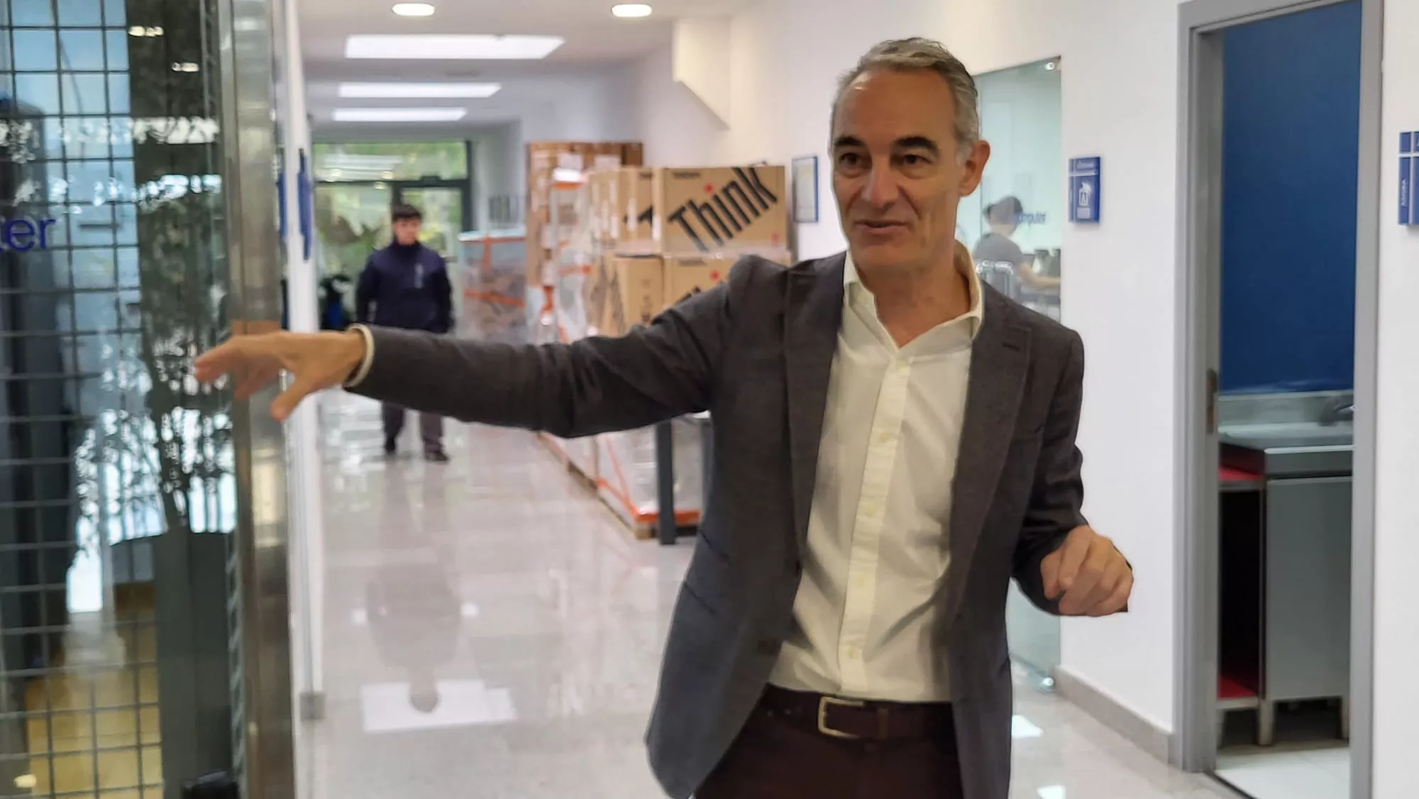  Ecomputer ante la convención de fabricantes, proveedores y clientes