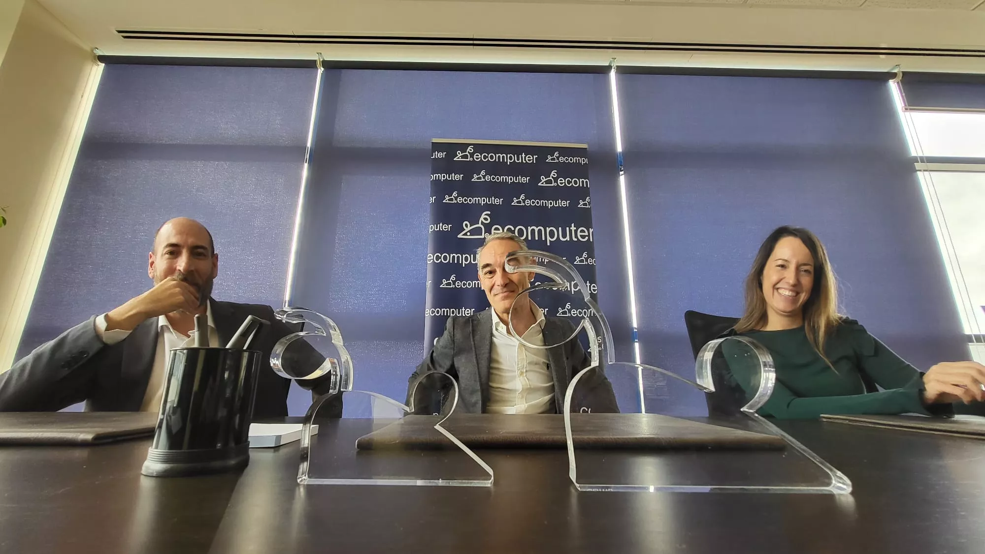  Ecomputer ante la convención de fabricantes, proveedores y clientes