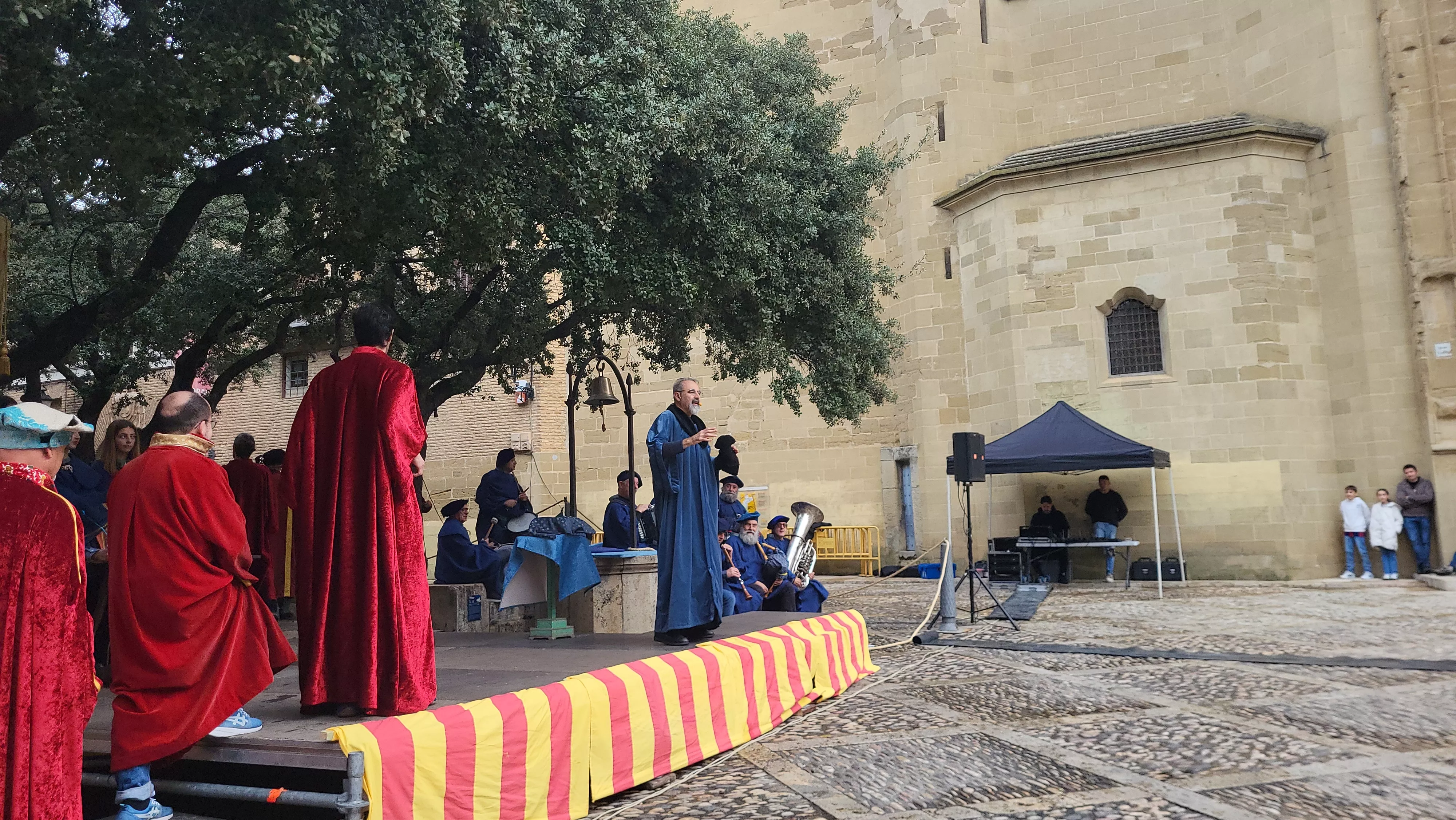 Recreación de la extracción de los oficios en Huesca. Foto Mercedes Manterola