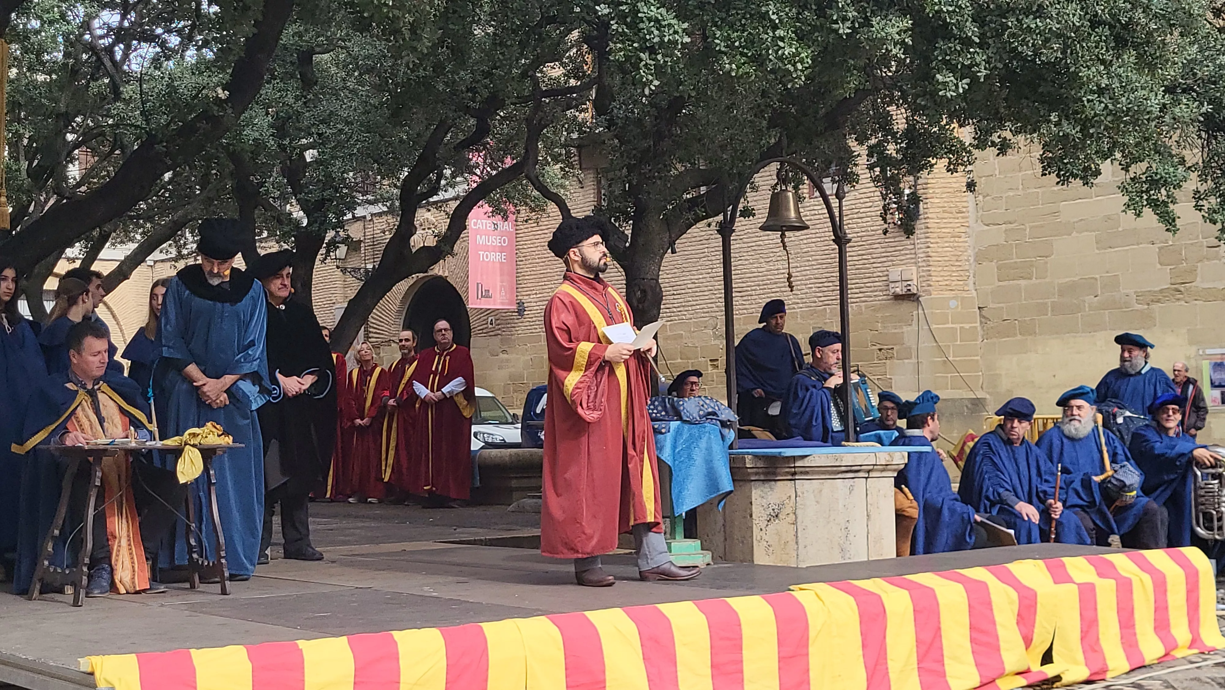 Recreación de la extracción de los oficios en Huesca. Foto Mercedes Manterola