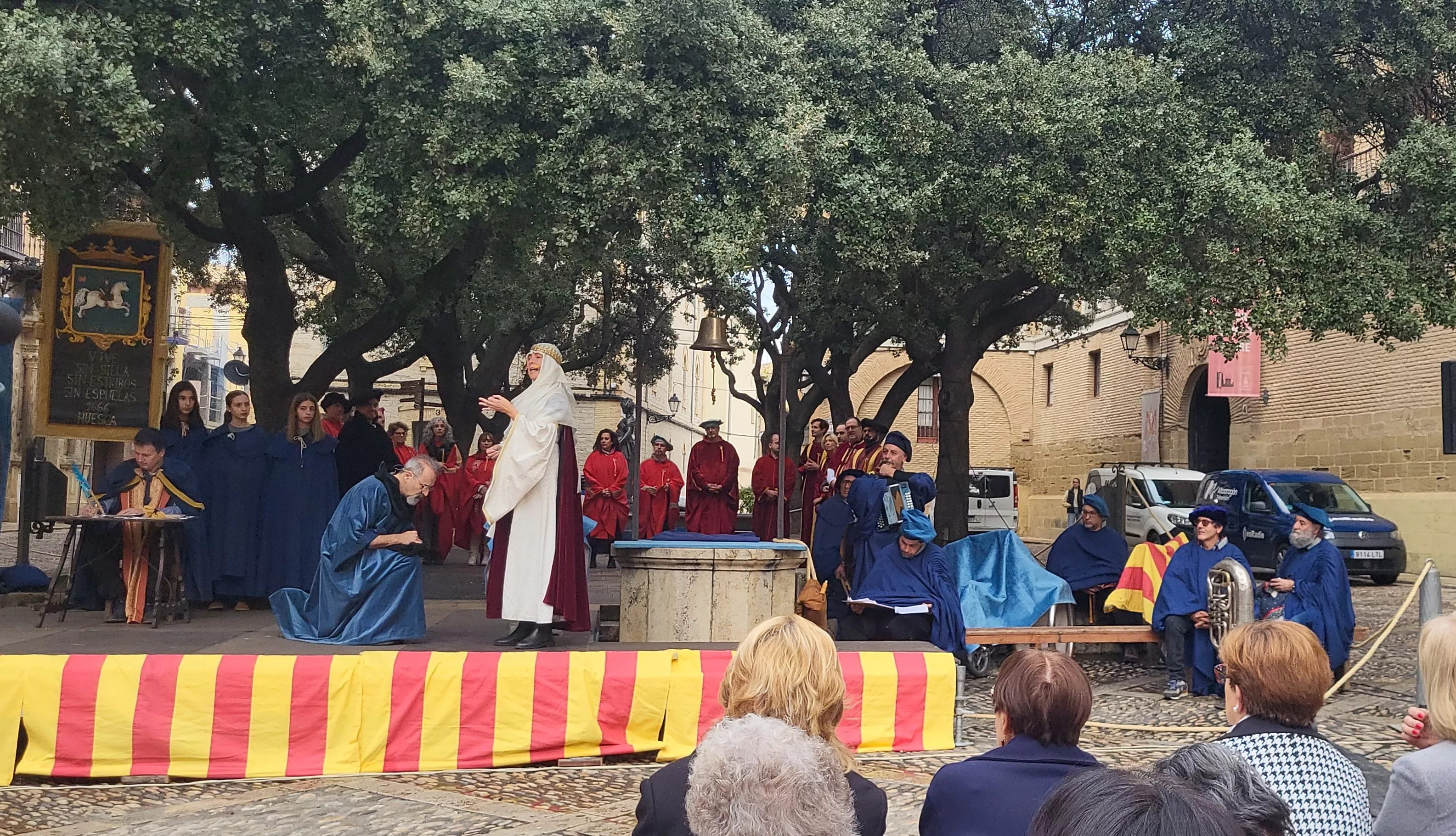Recreación de la extracción de los oficios en Huesca. Foto Mercedes Manterola