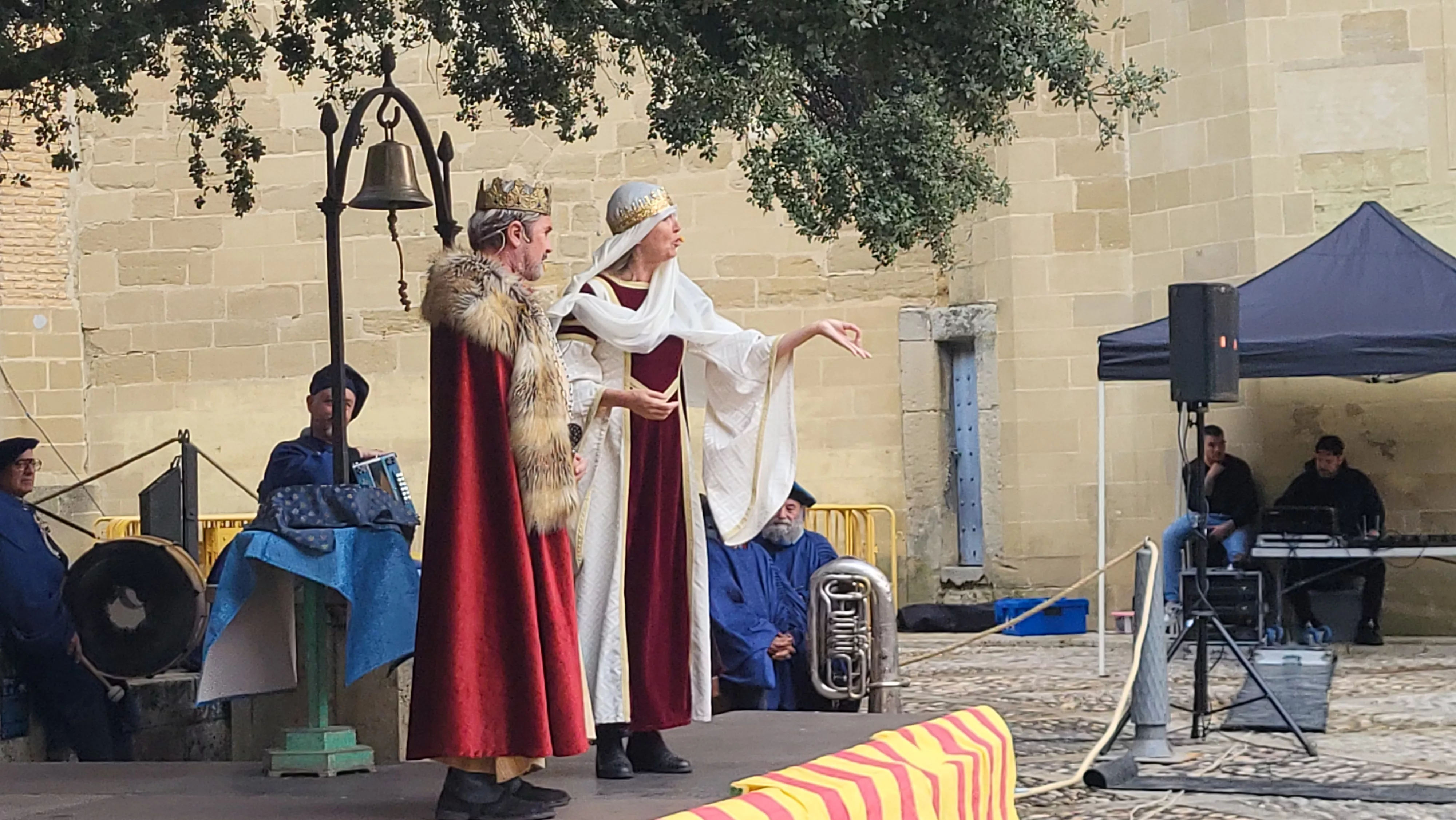 Recreación de la extracción de los oficios en Huesca. Foto Mercedes Manterola
