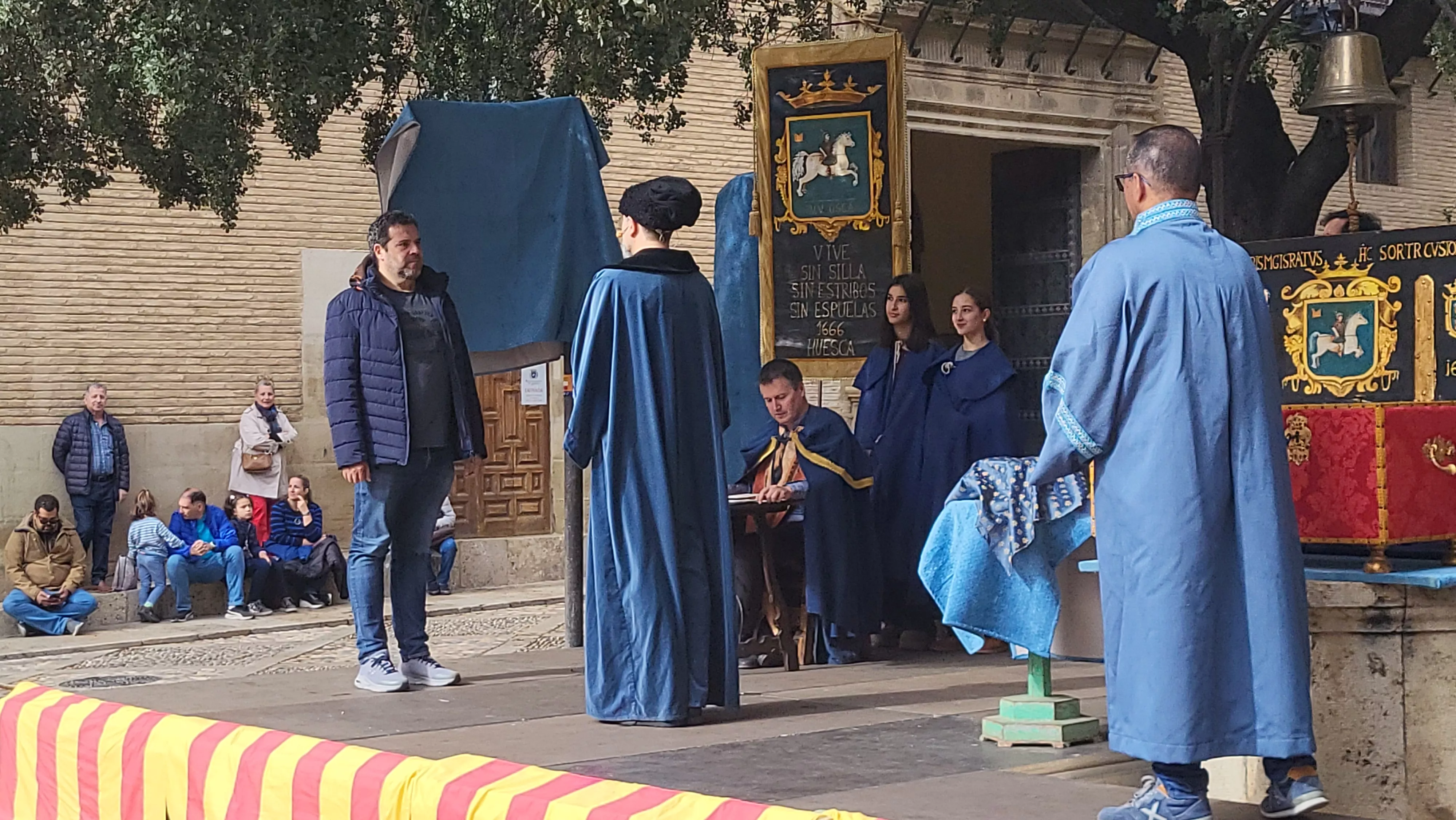 Recreación de la extracción de los oficios en Huesca. Foto Mercedes Manterola