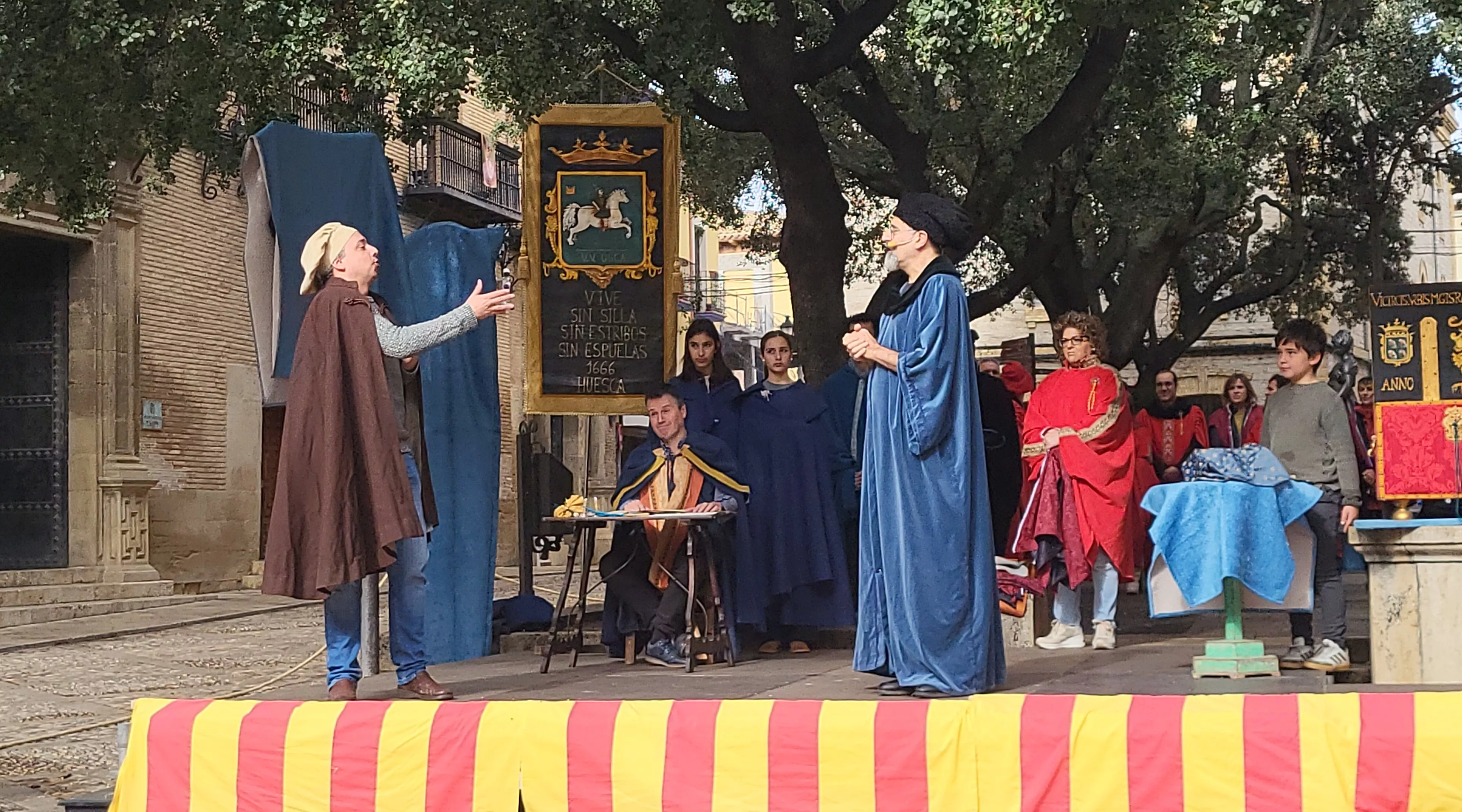 Recreación de la extracción de los oficios en Huesca. Foto Mercedes Manterola