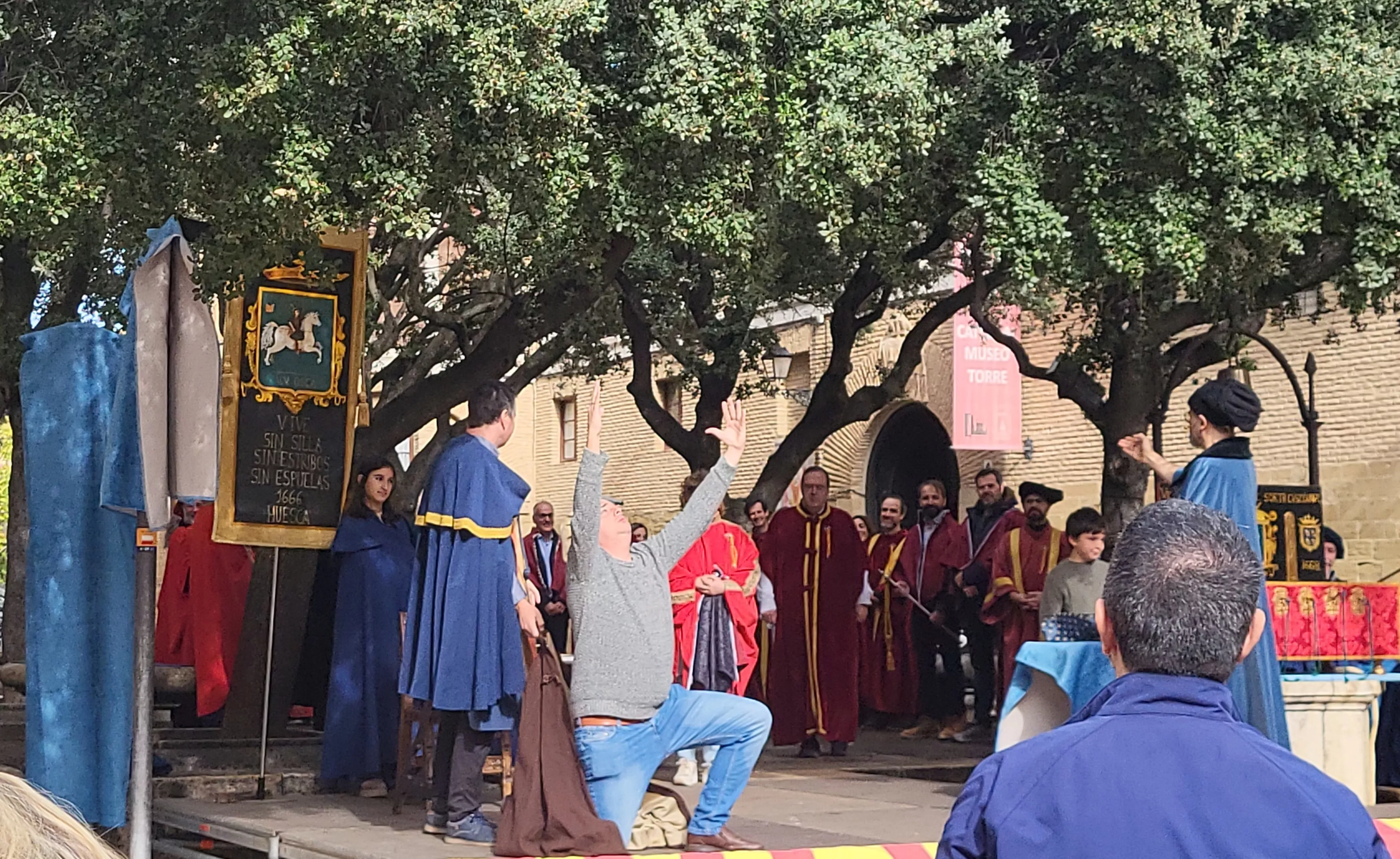 Recreación de la extracción de los oficios en Huesca. Foto Mercedes Manterola