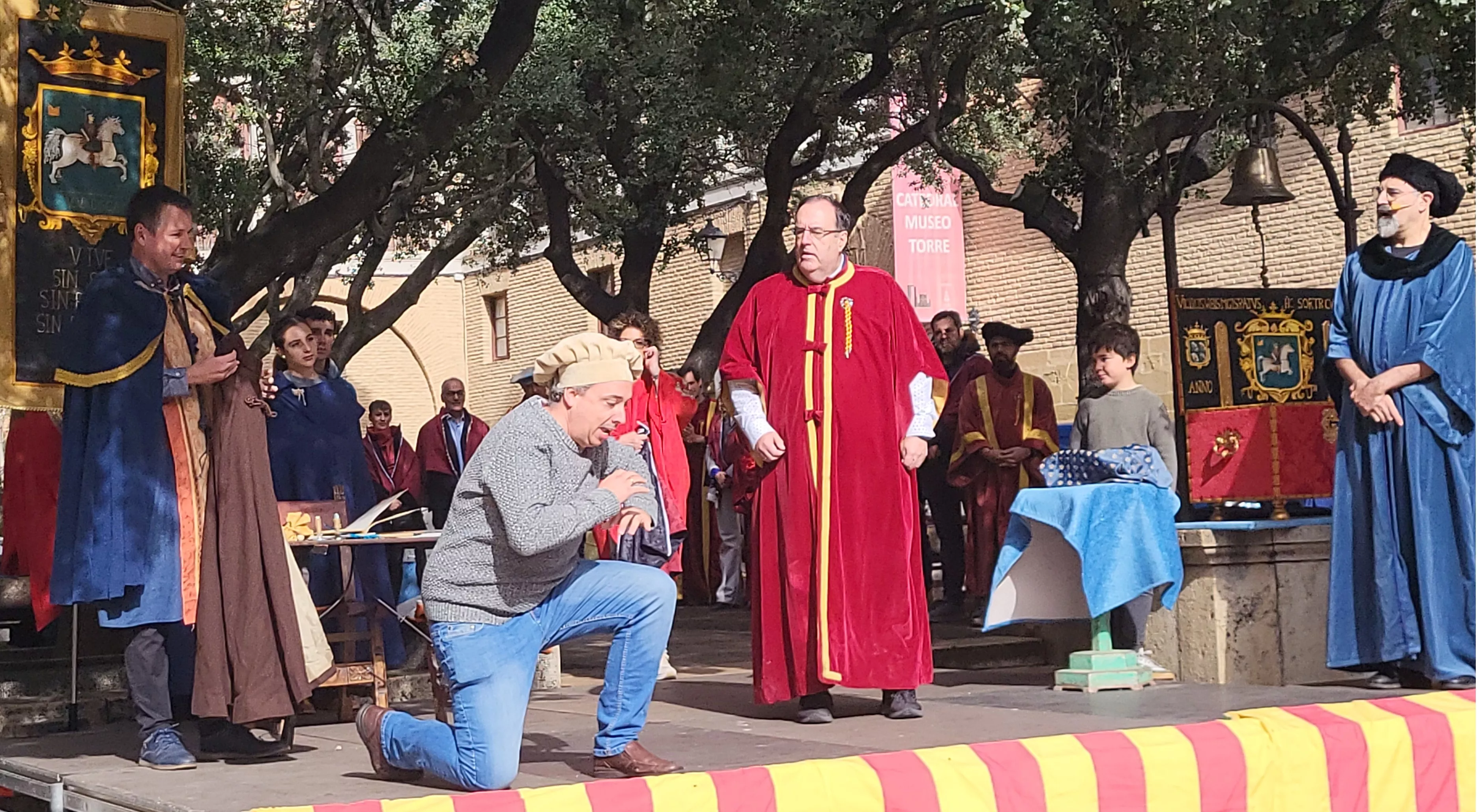 Recreación de la extracción de los oficios en Huesca. Foto Mercedes Manterola