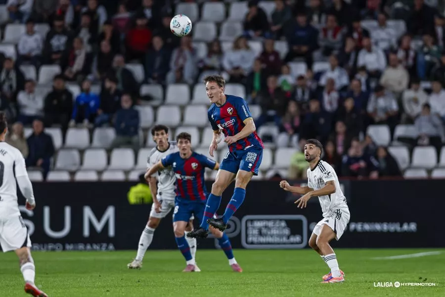 Kortajarena cabecea a la meta de Lizoain