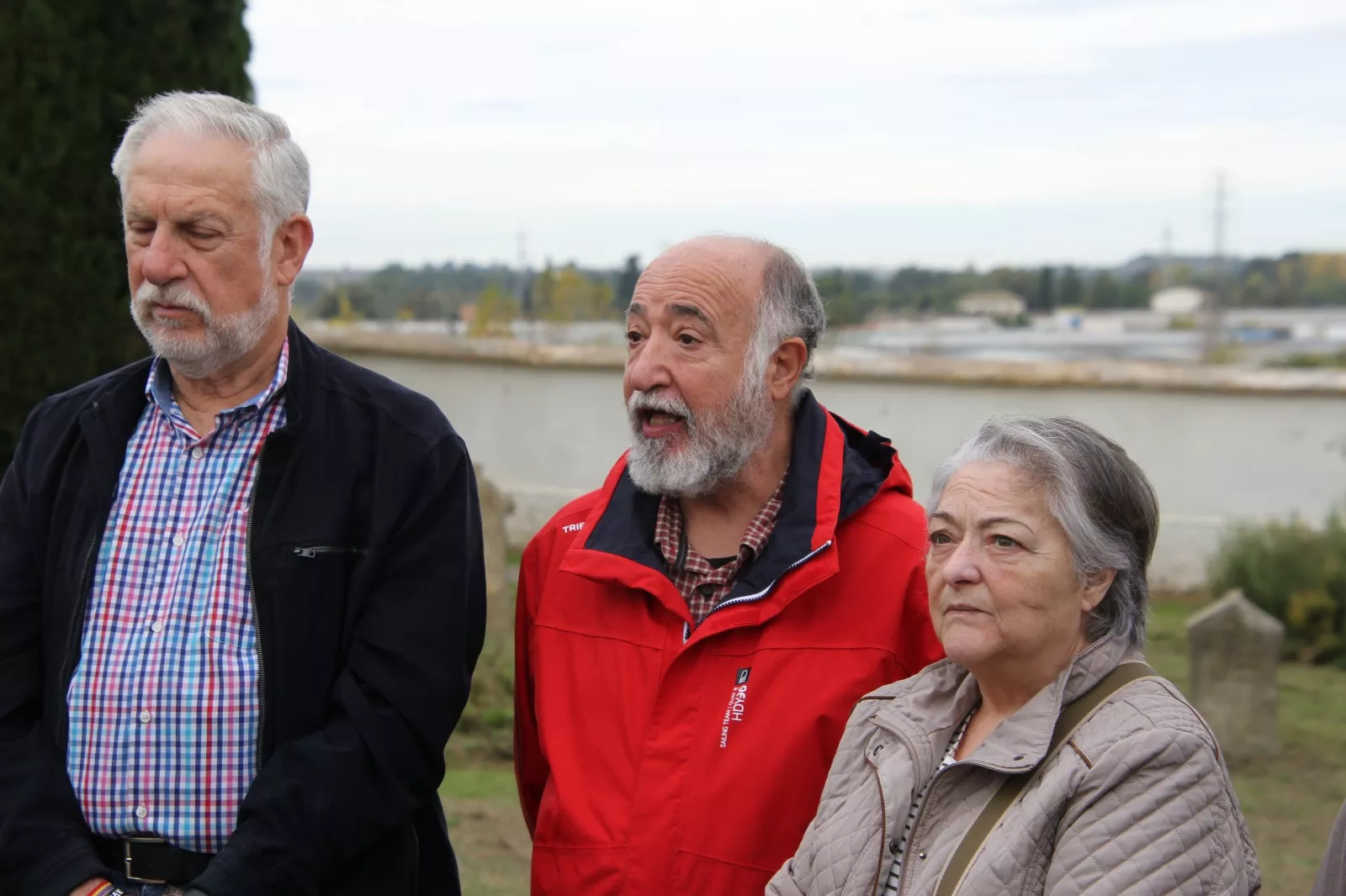  Visita el 1 de noviembre de una delegación socialista a la tumba de Martín Ainsa Pinal. Foto Carlos Neofato
