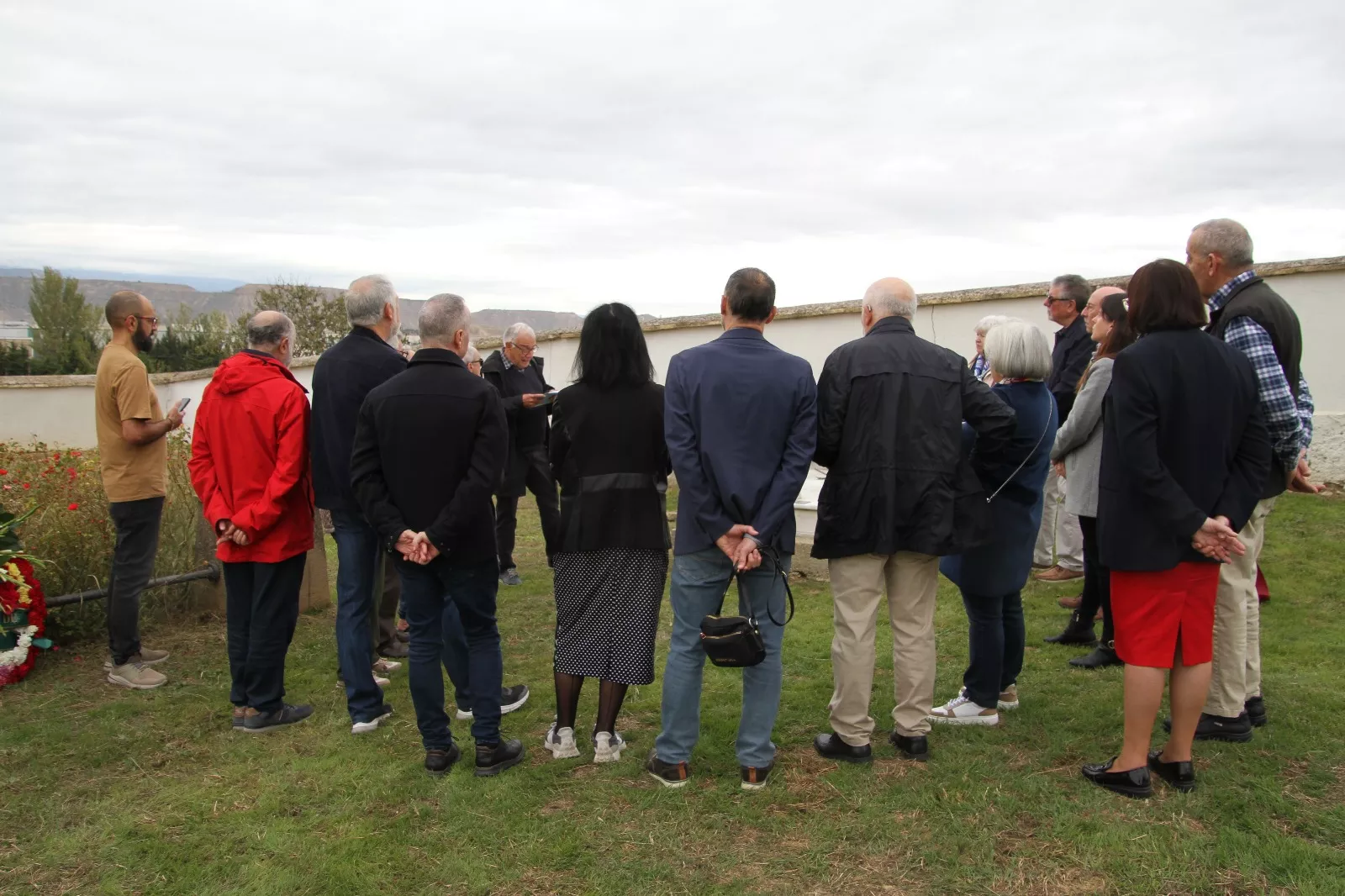  Visita el 1 de noviembre de una delegación socialista a la tumba de Martín Ainsa Pinal. Foto Carlos Neofato