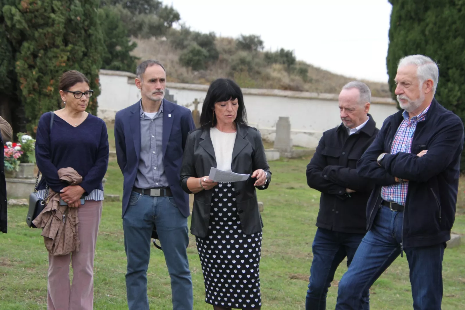  Visita el 1 de noviembre de una delegación socialista a la tumba de Martín Ainsa Pinal. Foto Carlos Neofato