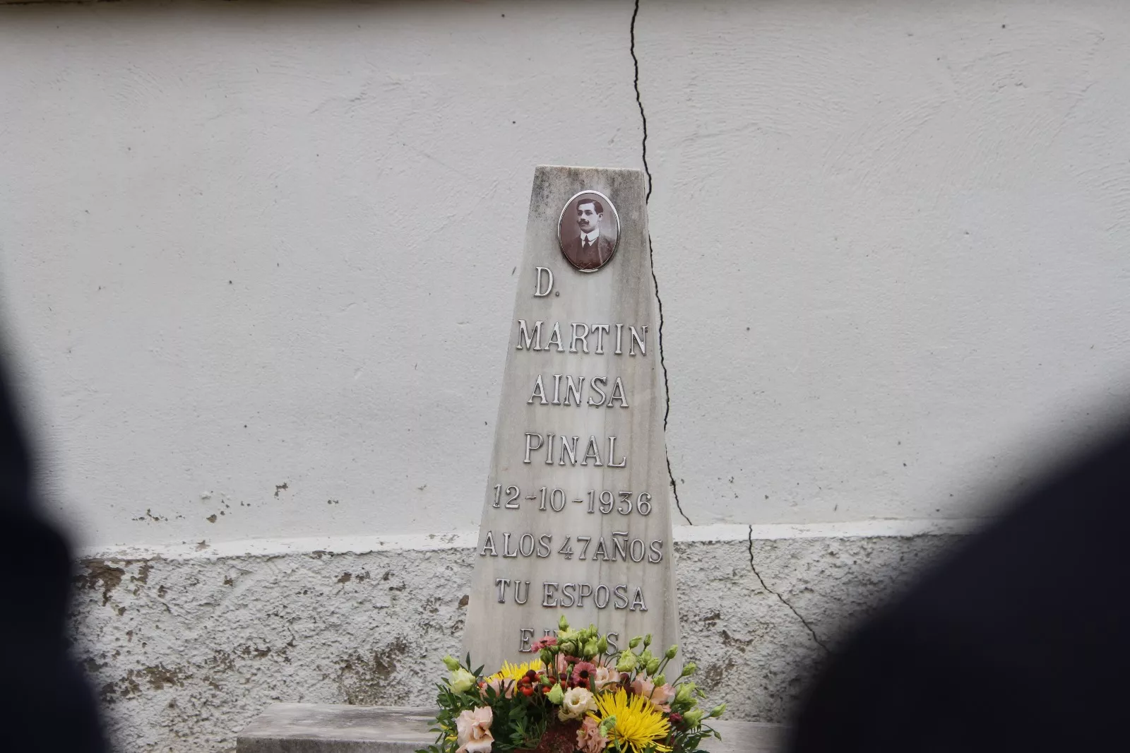  Visita el 1 de noviembre de una delegación socialista a la tumba de Martín Ainsa Pinal. Foto Carlos Neofato