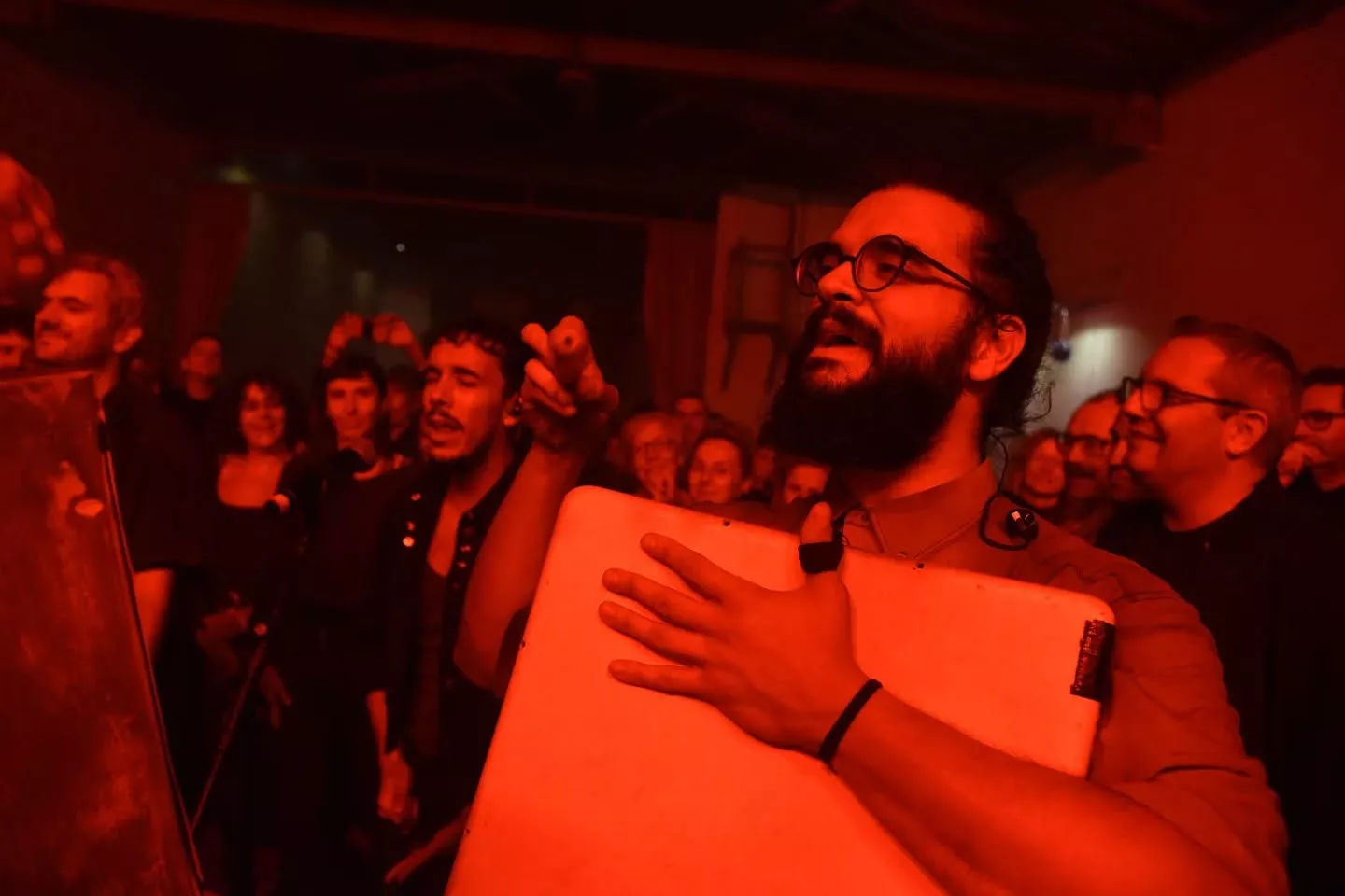 Primera velada musical de Extrarradios en la nave del SENPA de Ayerbe.