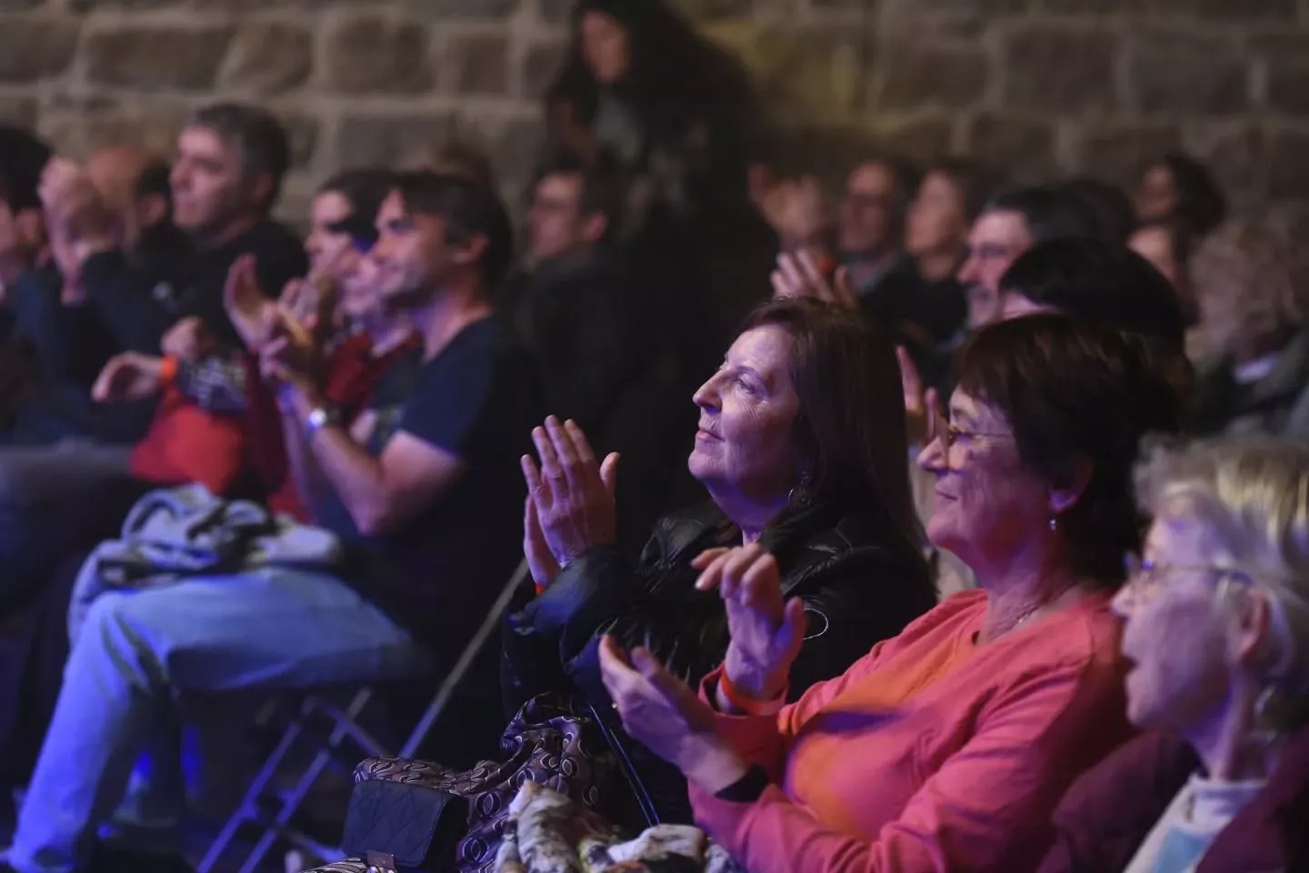 Primera velada musical de Extrarradios en la nave del SENPA de Ayerbe.