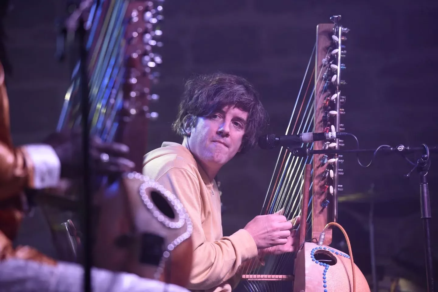 Primera velada musical de Extrarradios en la nave del SENPA de Ayerbe.