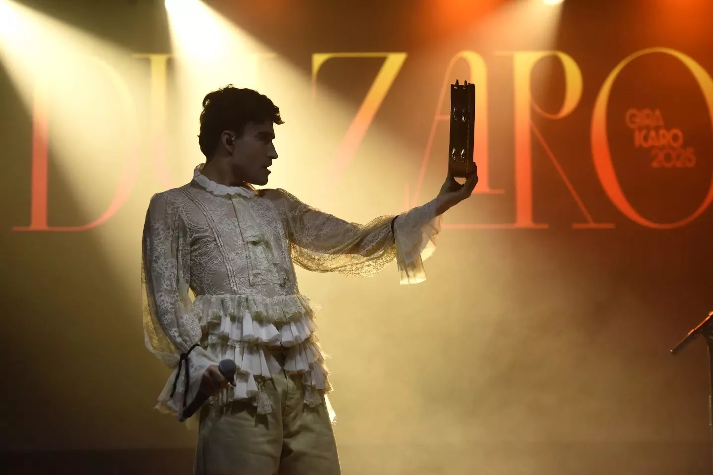 Primera velada musical de Extrarradios en la nave del SENPA de Ayerbe.