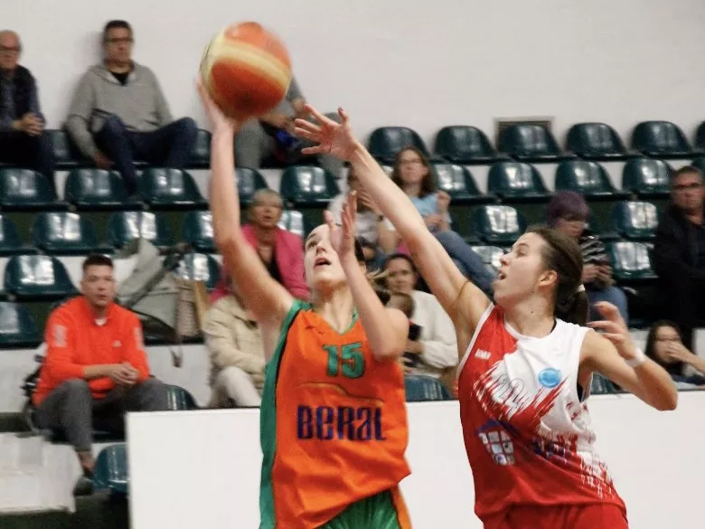 Gran victoria del Beral Huesca La Magia sobre Compañía de María (63-40)