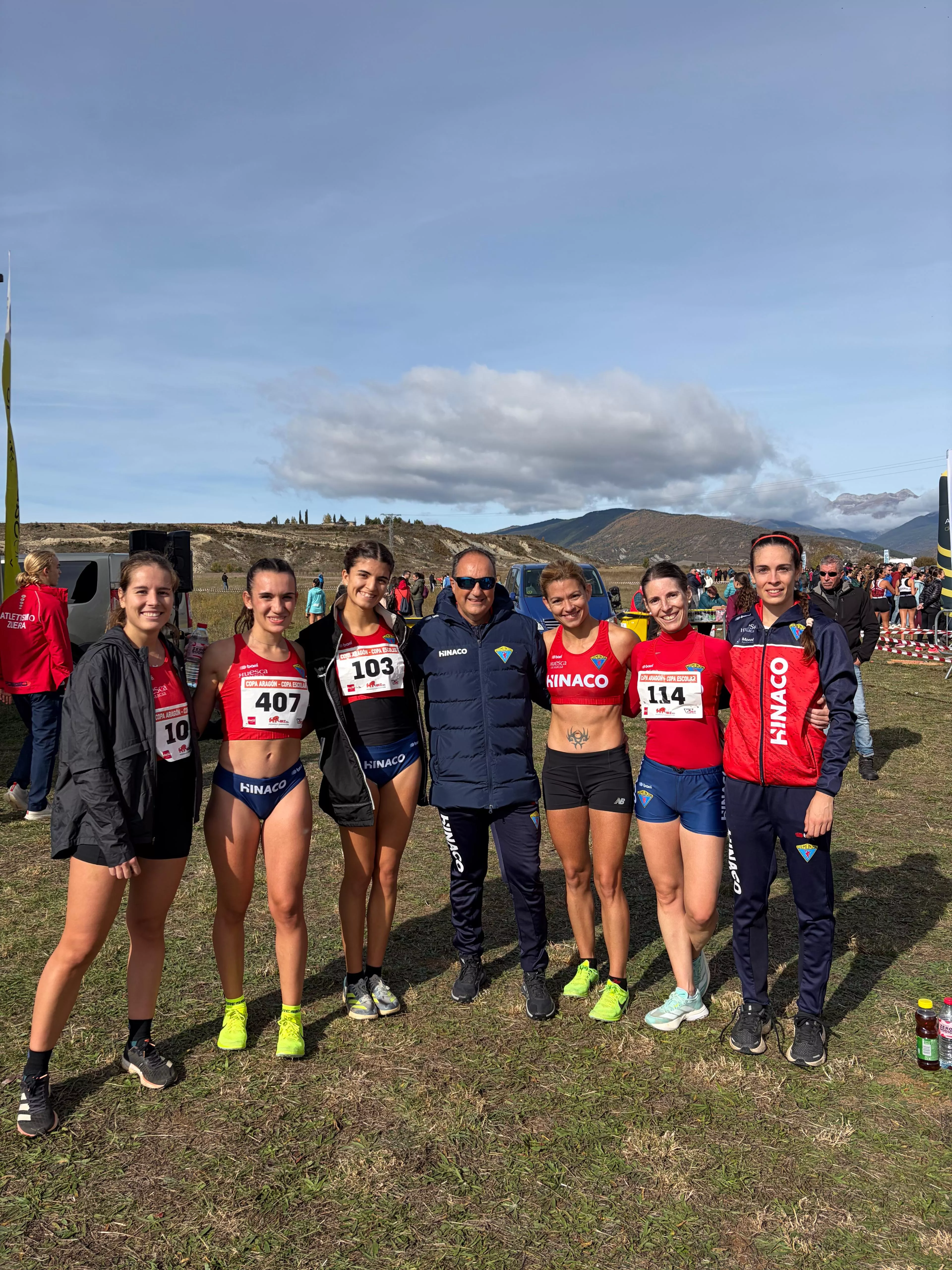 Equipo femenino con Phondy