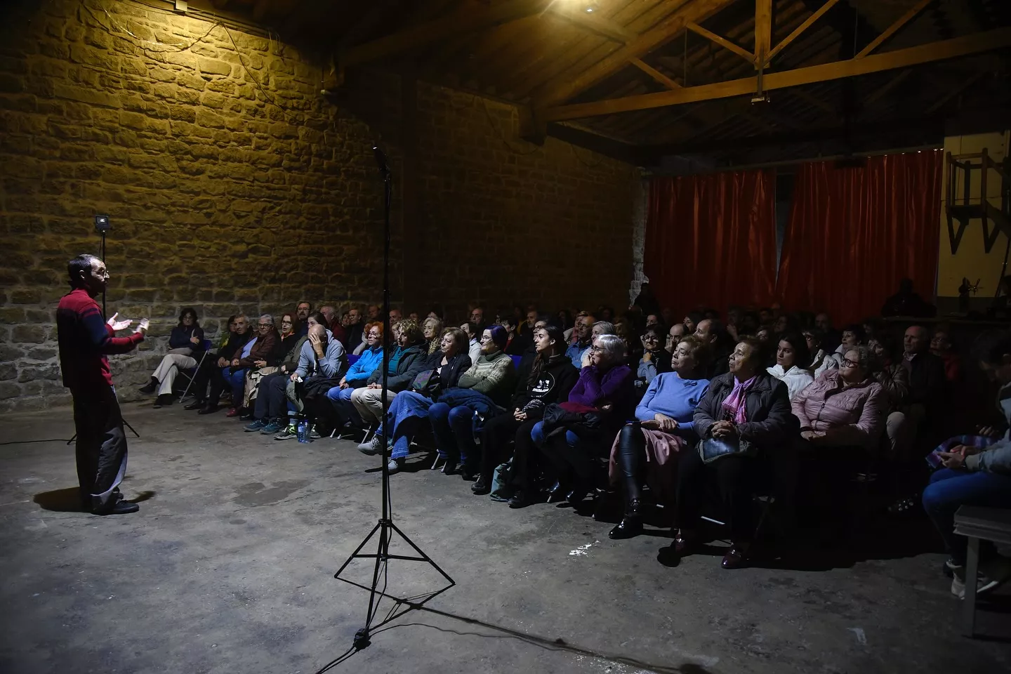 Actividades del último día de Extrarradios en Ayerbe.