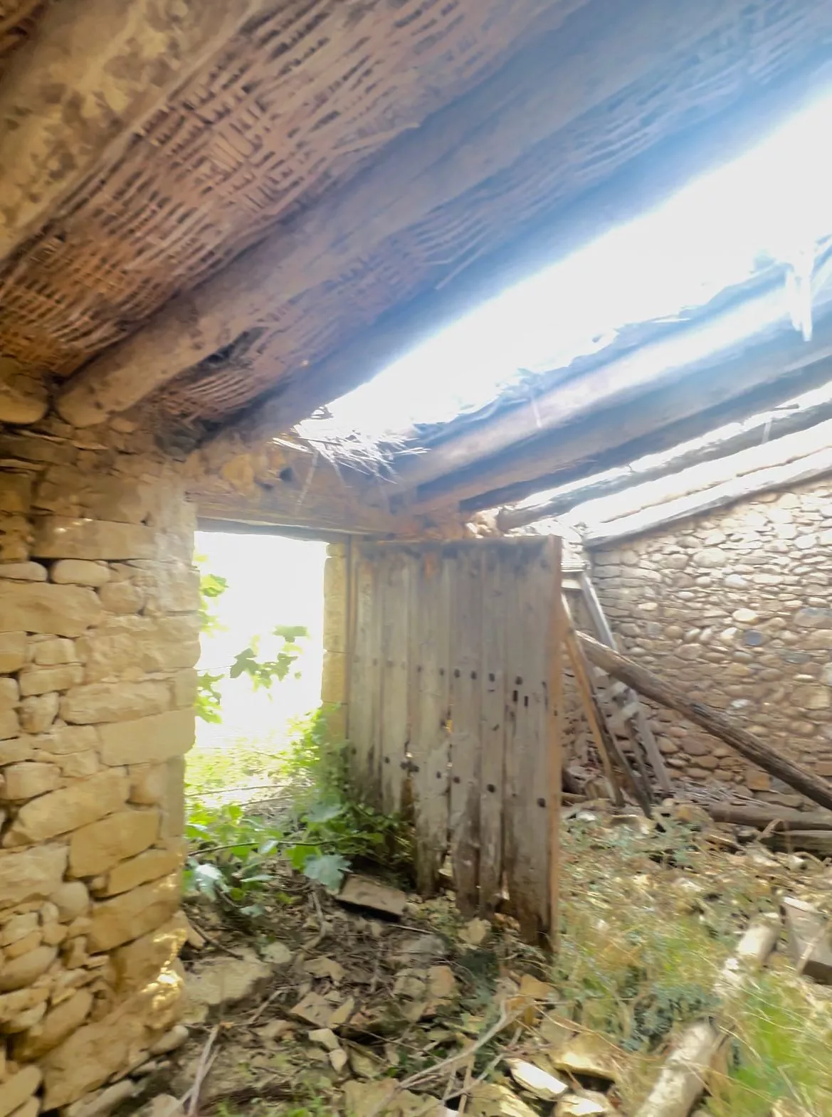 Pajar que sale a subasta en Murillo de Gállego.