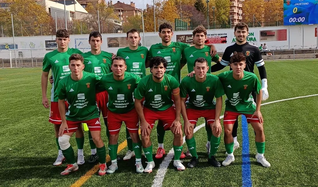 El Jacetano, imbatido en 1ª Regional, saborea las mieles del liderato: "En lo deportivo y lo anímico estamos muy bien"