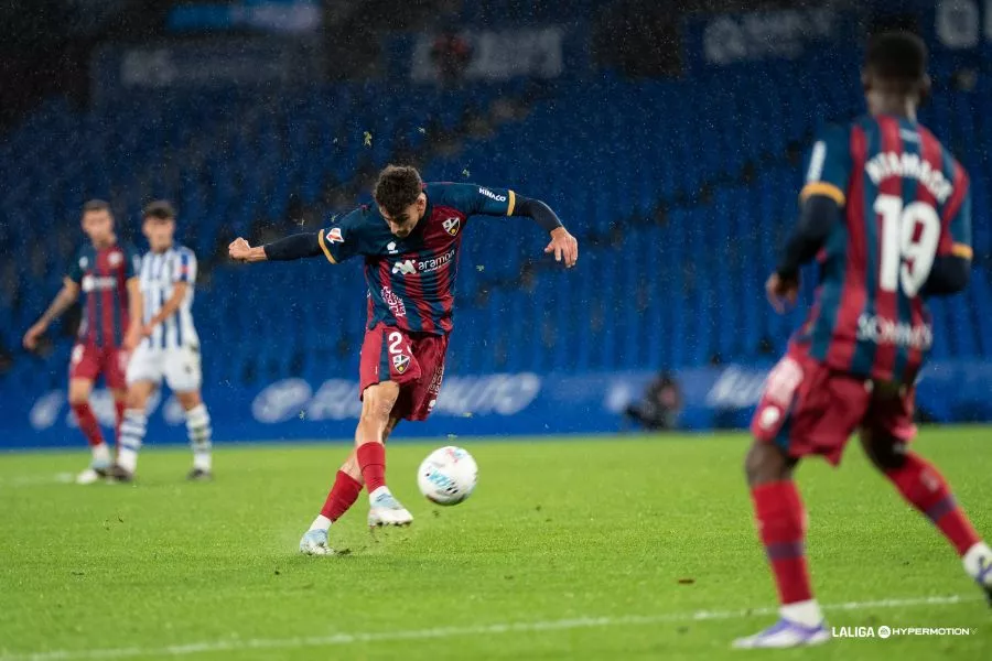 Pérez y Ntamack, dos jugadores de relevo que no han aportado. Foto Laliga Pérez y Ntamack, dos jugadores de relevo que no han aportado. Foto Laliga