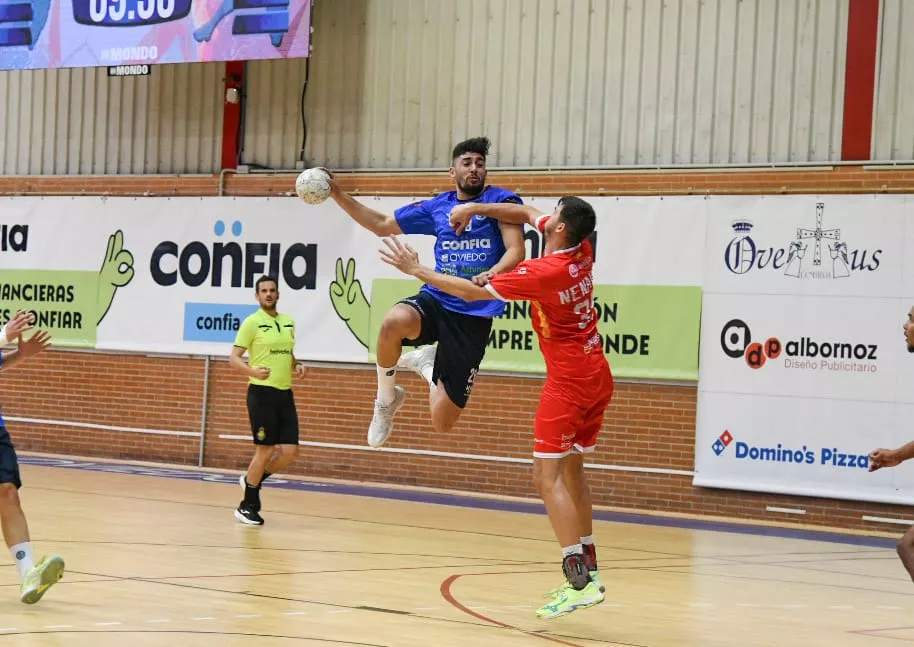 Buena defensa de Bada de José Nolasco. Foto Benjamín Pérez Buena defensa de Bada de José Nolasco. Foto Benjamín Pérez