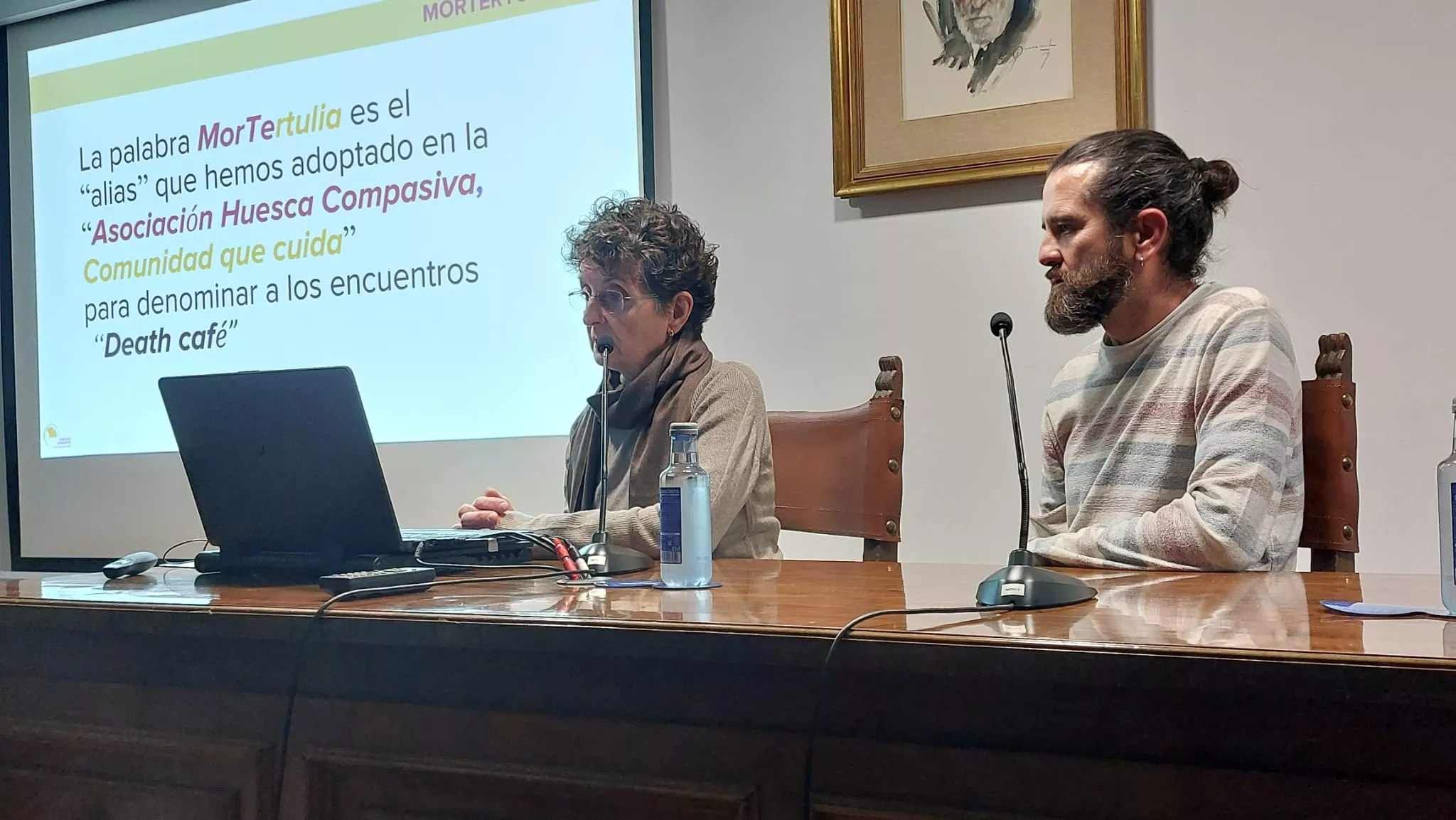 Nati Mur y Javier Moraleda en la sesión en el Colegio de Médicos