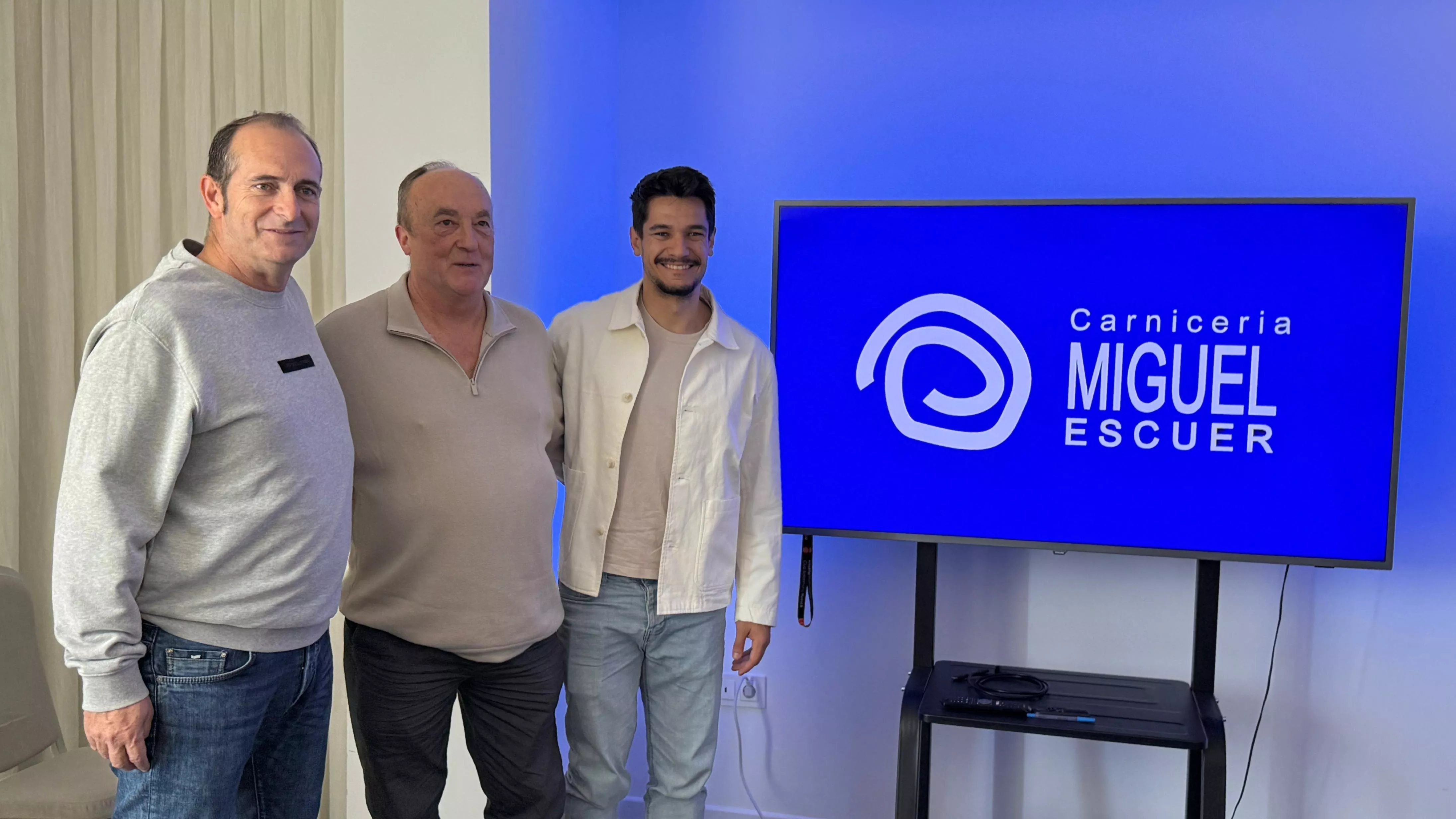José Nolasco, Miguel Escuer y Óscar García, en la presentación del Bada Huesca Ademar León José Nolasco, Miguel Escuer y Óscar García, en la presentación del Bada Huesca Ademar León