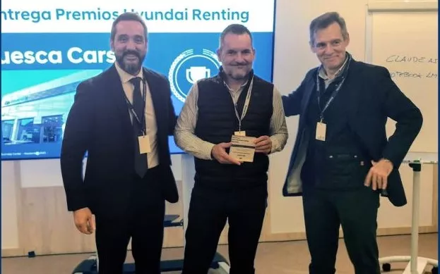 Entrega del premio a Huesca Cars