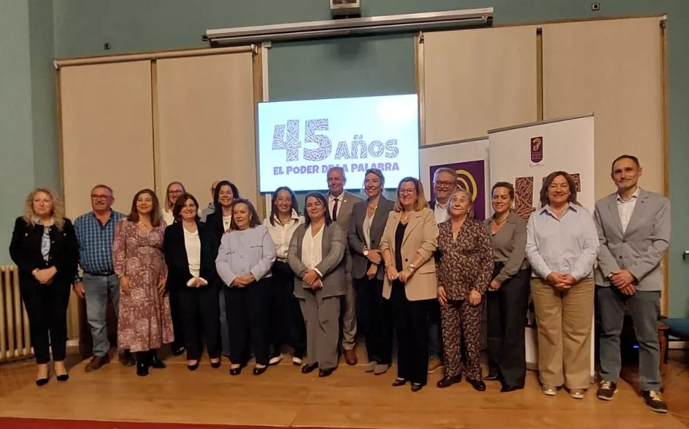 Autoridades, miembros de la asociación y usuarios de San Francisco de Sales