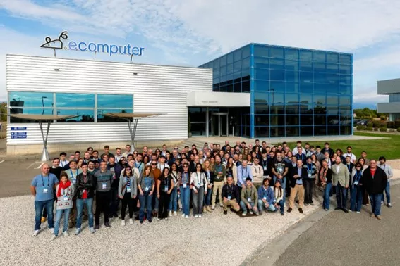 Foto de familia de la convención de Ecomputer