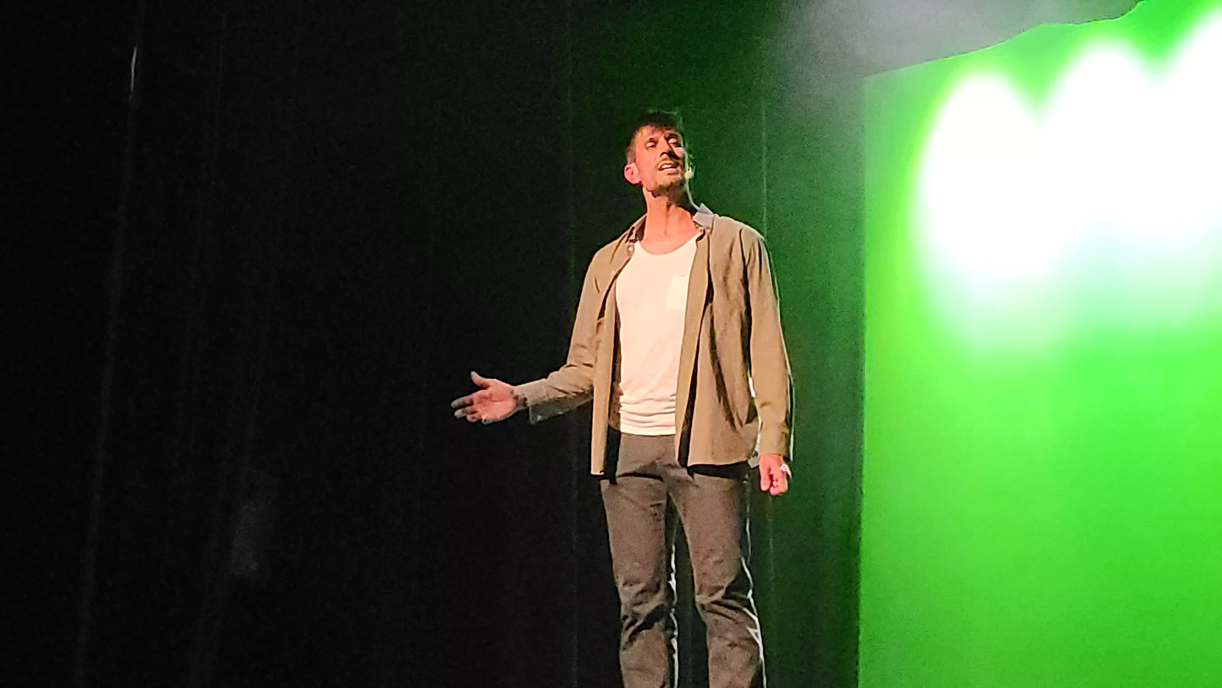 Representación de Kandelikas de 'El jardín de las delicias' en el Olimpia. Foto Myriam Martínez