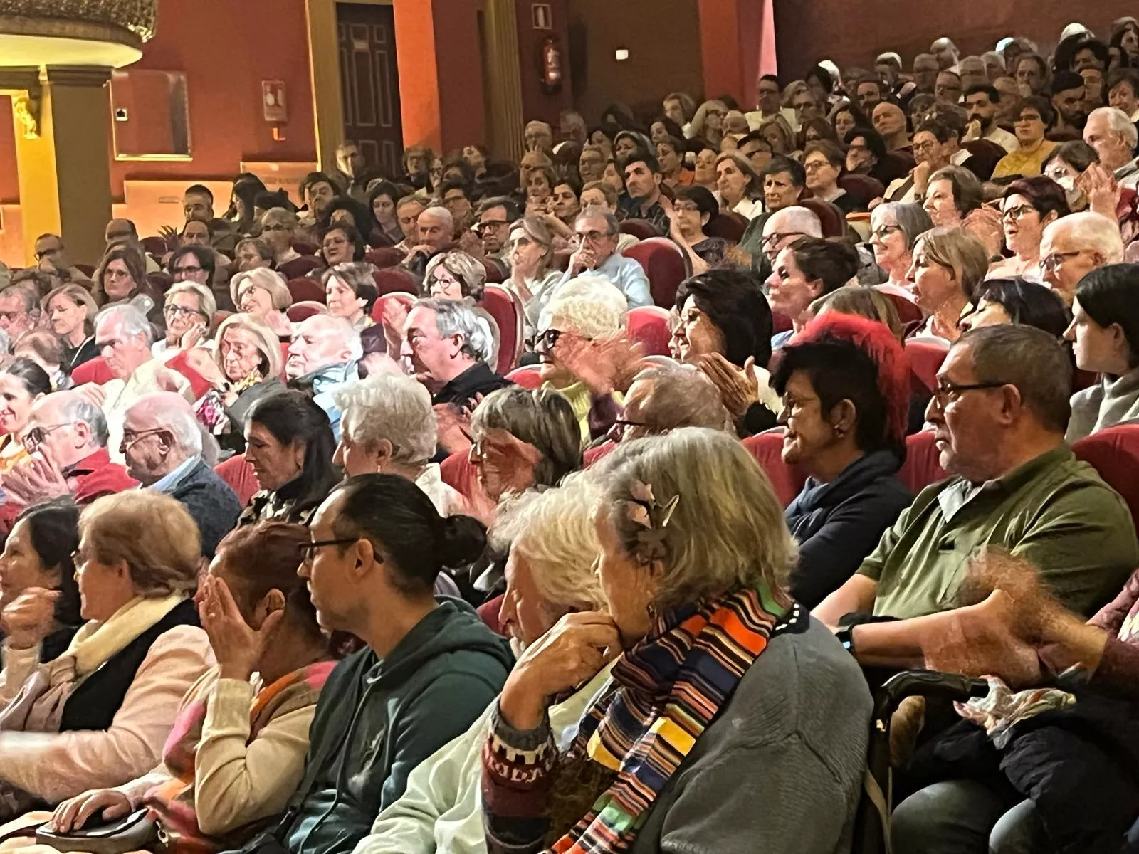 Representación de Kandelikas de 'El jardín de las delicias' en el Olimpia. Foto Mercedes Manterola