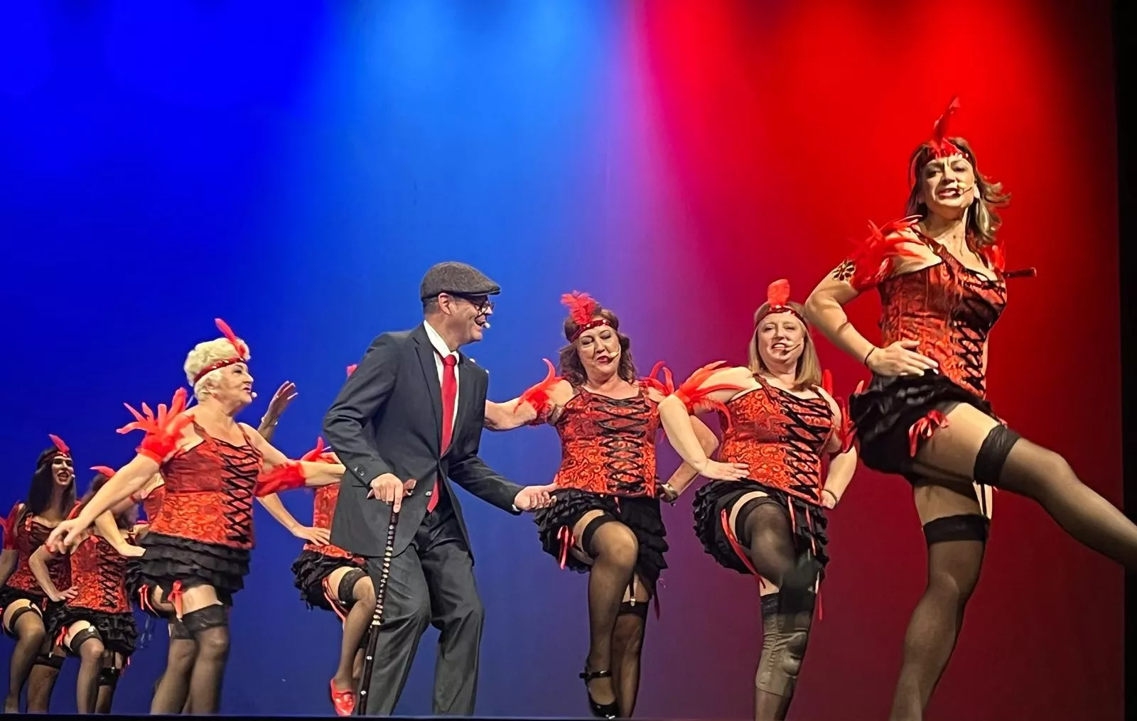 Representación de Kandelikas de 'El jardín de las delicias' en el Olimpia. Foto Mercedes Manterola