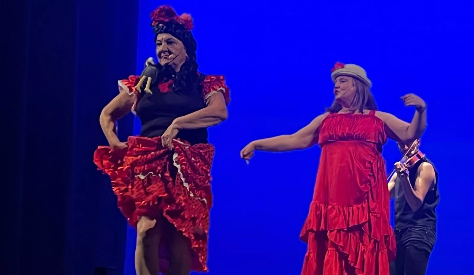 Representación de Kandelikas de 'El jardín de las delicias' en el Olimpia. Foto Mercedes Manterola