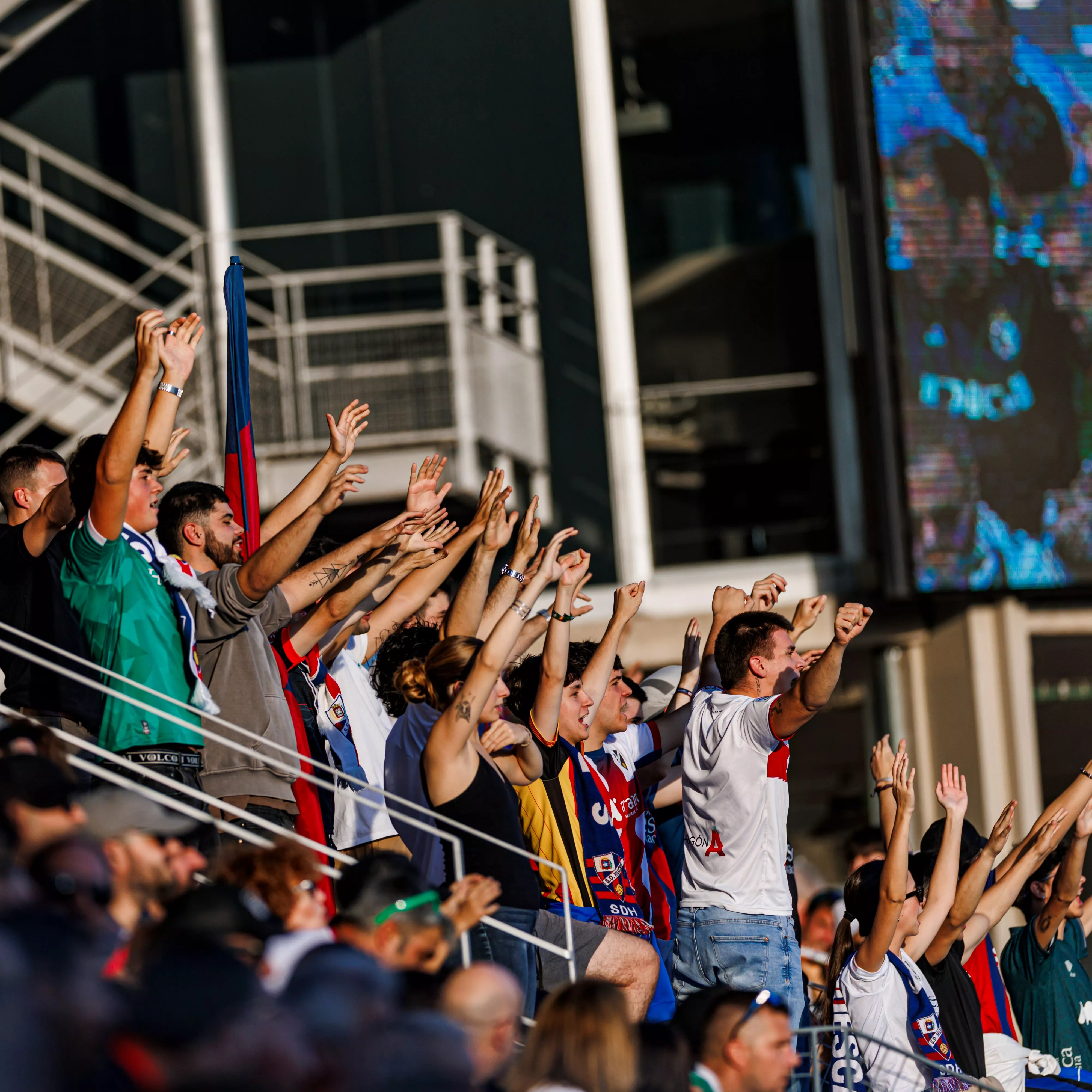 Afición del Huesca en El Alcoraz. Afición del Huesca en El Alcoraz.