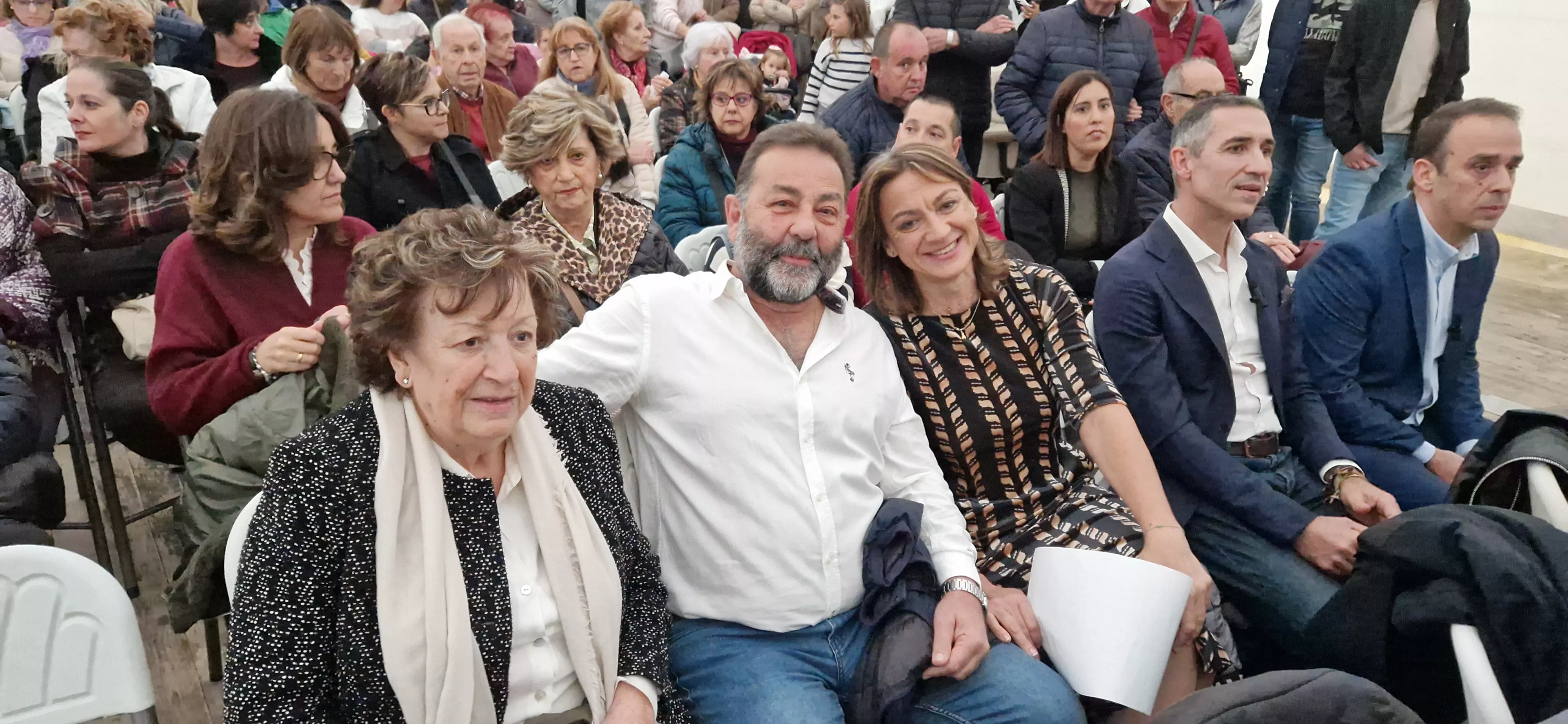 Familia Luna. Proclamación de mairalesas y mainates de San Martín y homenaje a la familia Luna. Foto Myriam Martínez