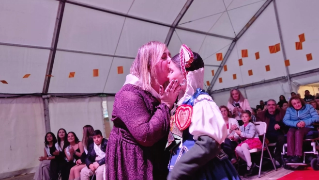 Proclamación de mairalesas y mainates de San Martín y homenaje a la familia Luna. Foto Myriam Martínez Proclamación de mairalesas y mainates de San Martín y homenaje a la familia Luna. Foto Myriam Martínez
