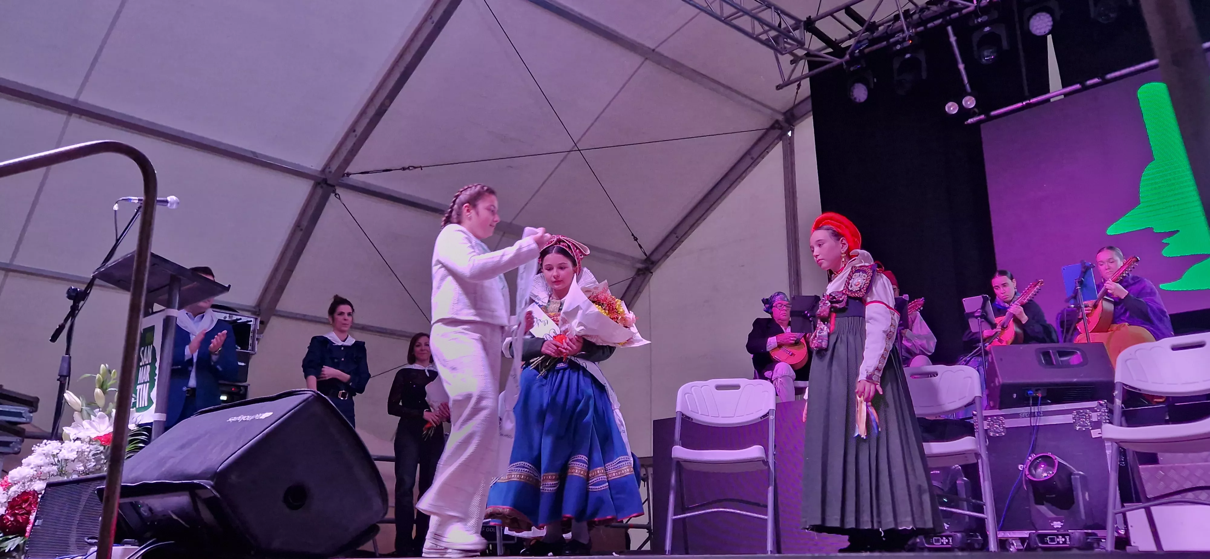 Proclamación de mairalesas y mainates de San Martín y homenaje a la familia Luna. Foto Myriam Martínez