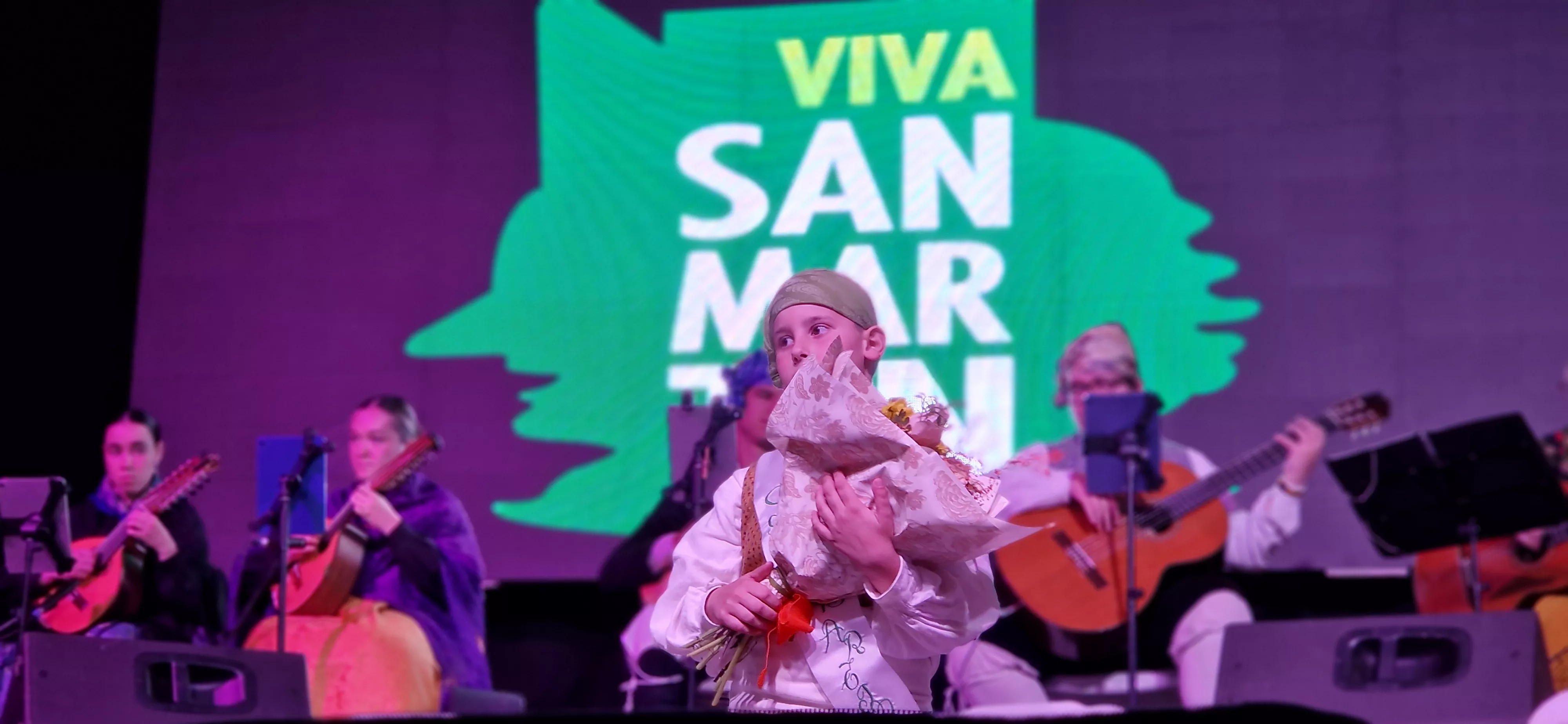 Proclamación de mairalesas y mainates de San Martín y homenaje a la familia Luna. Foto Myriam Martínez