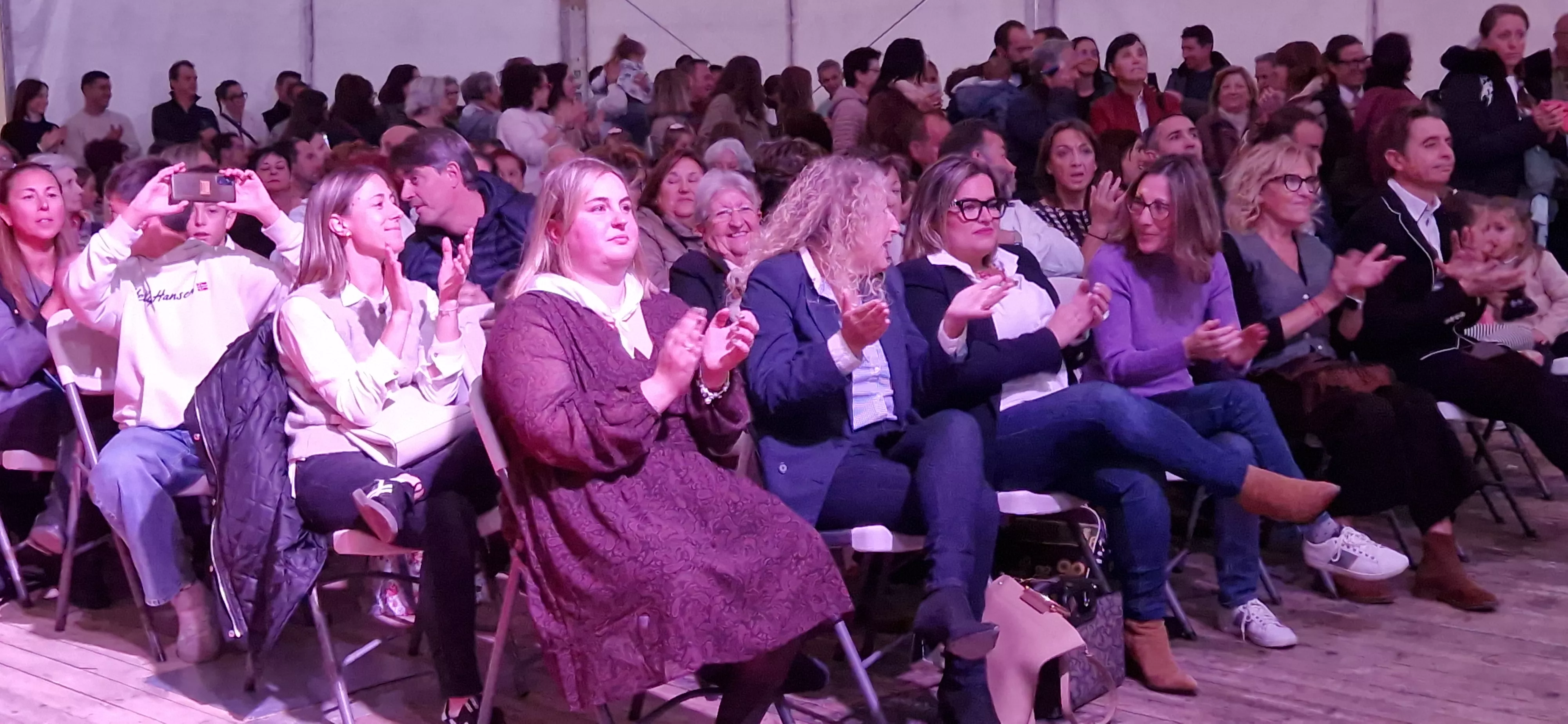 Proclamación de mairalesas y mainates de San Martín y homenaje a la familia Luna. Foto Myriam Martínez