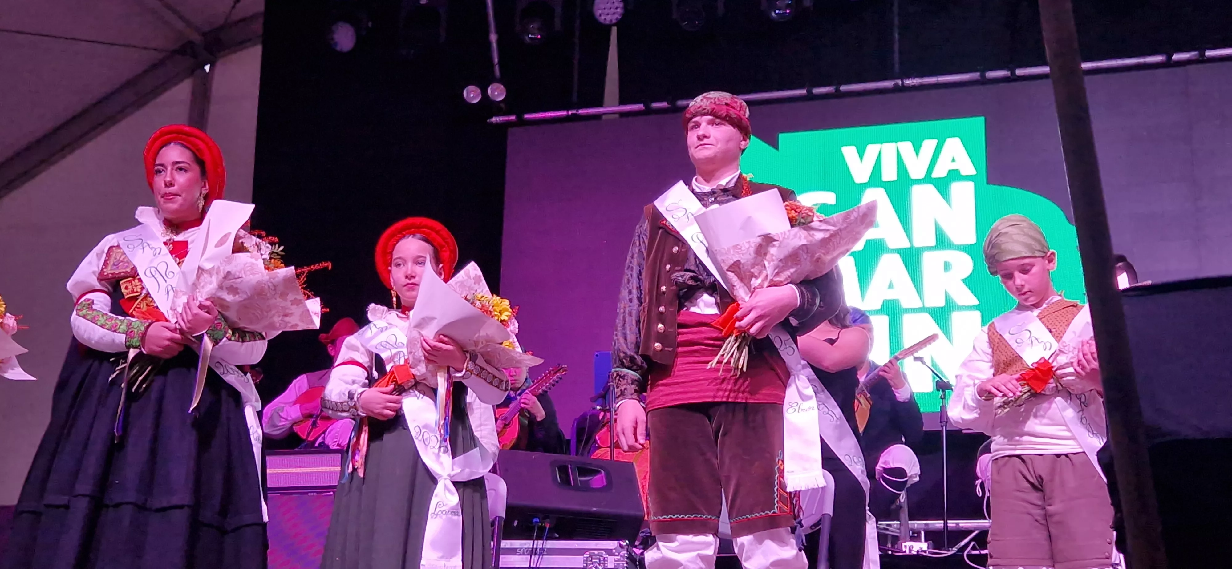 Proclamación de mairalesas y mainates de San Martín y homenaje a la familia Luna. Foto Myriam Martínez