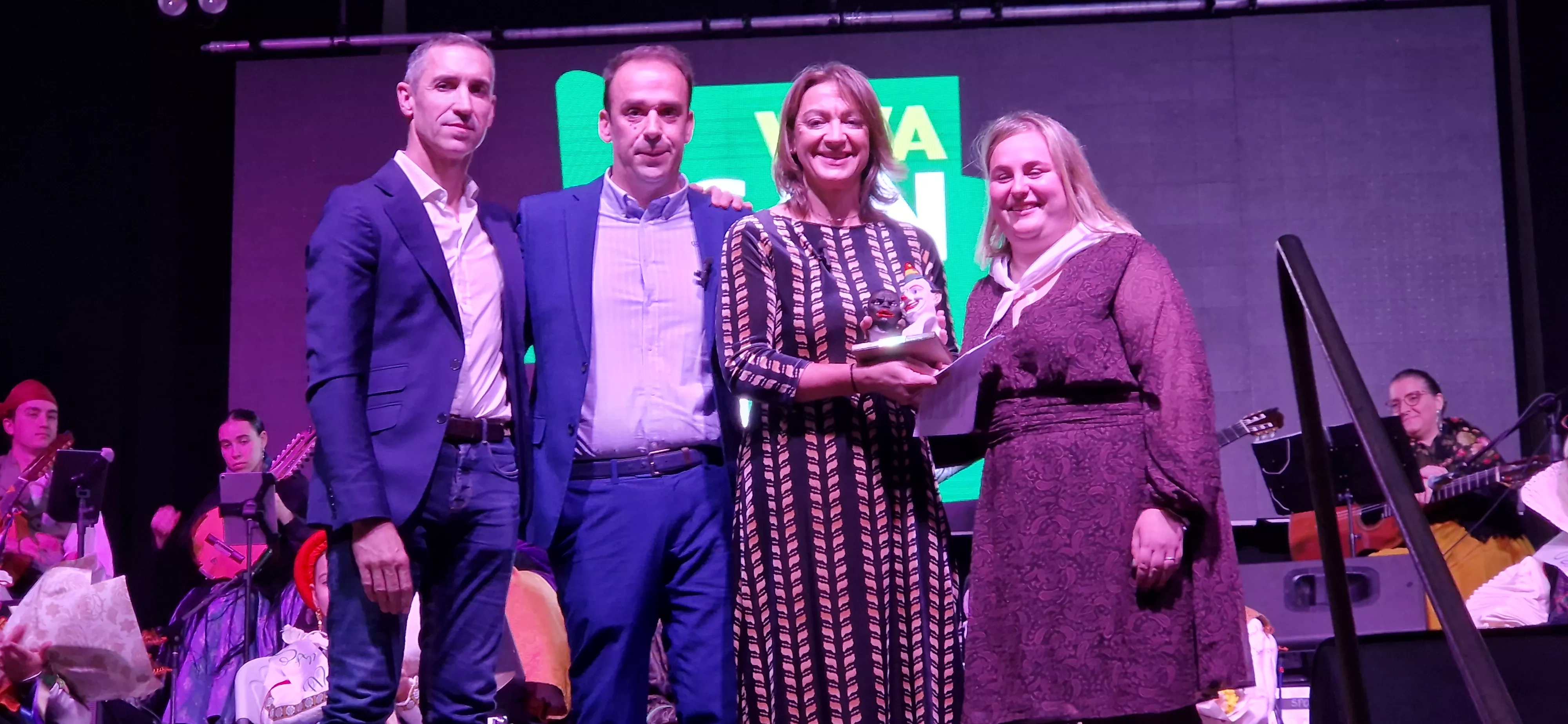 Tomás, Diego, Isabel y Baldesca Oliván. Proclamación de mairalesas y mainates de San Martín y homenaje a la familia Luna. Foto Myriam Martínez