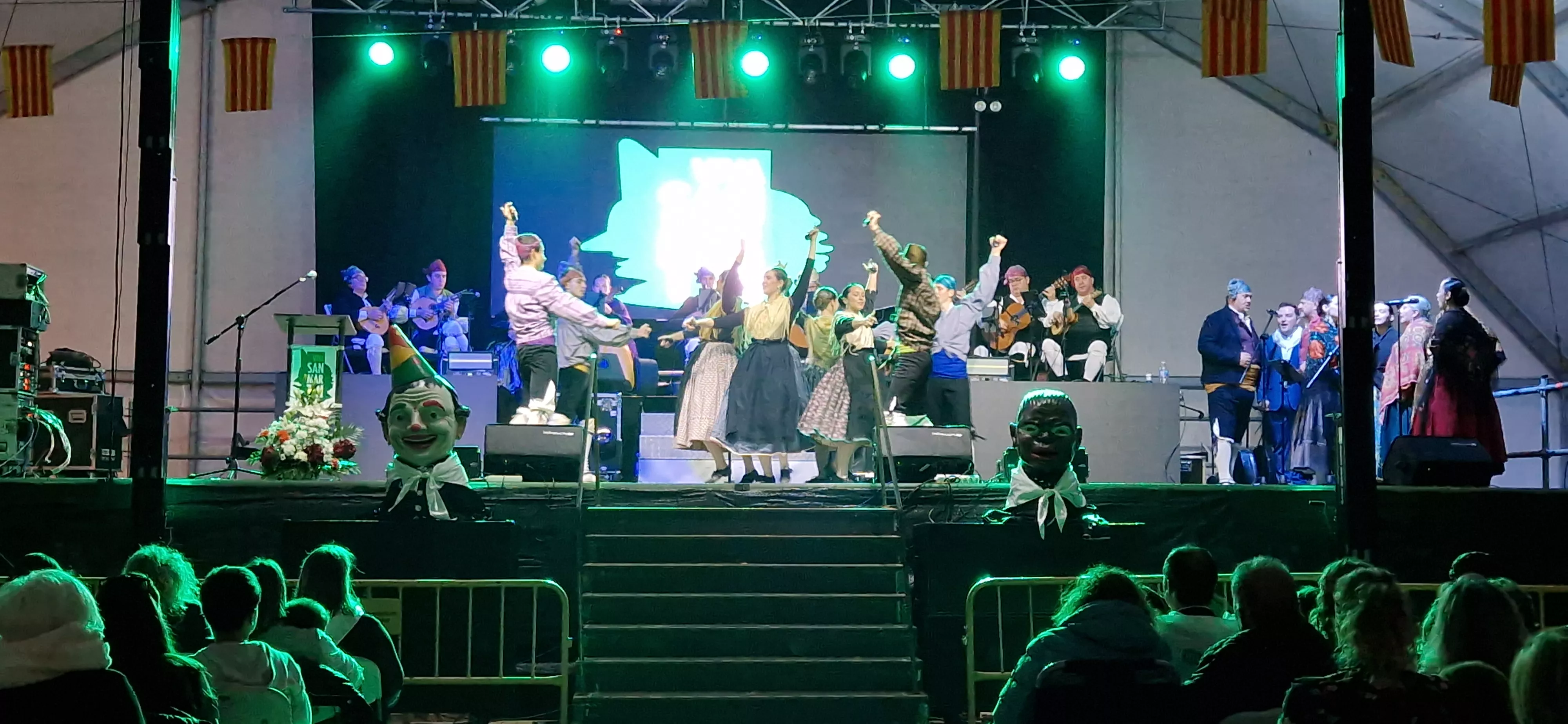 Proclamación de mairalesas y mainates de San Martín y homenaje a la familia Luna. Foto Myriam Martínez