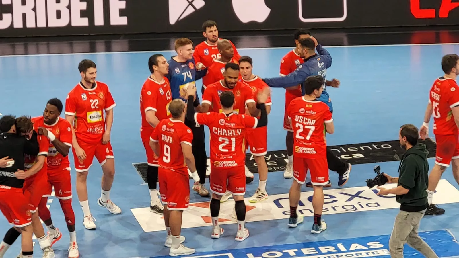 Celebración final de Bada Huesca