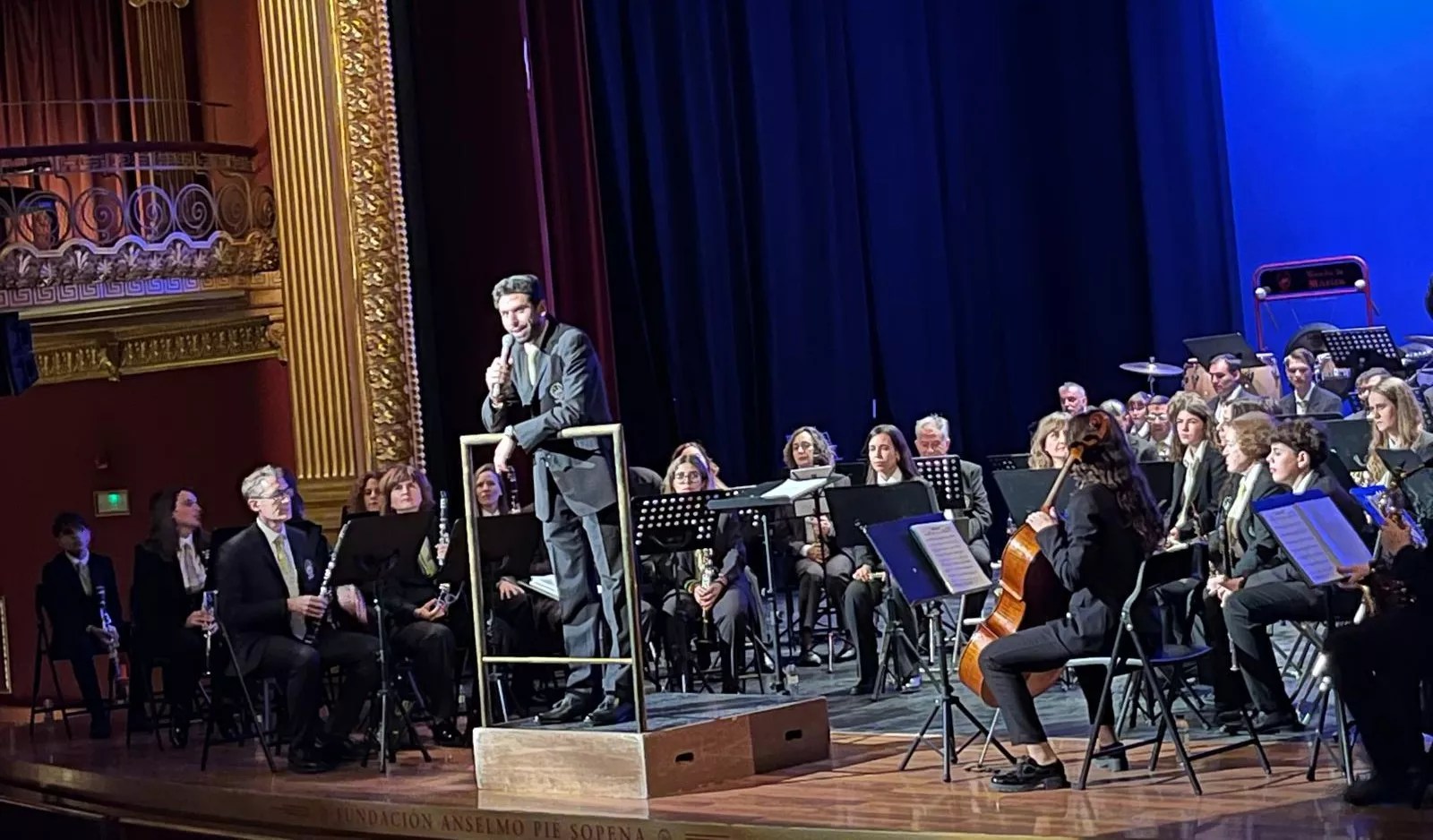 La Banda de Música de Huesca en el concierto 'La vuelta al mundo en 80 minutos' en el Olimpia. Foto Mercedes Manterola