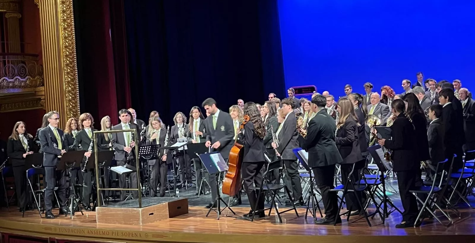 La Banda de Música de Huesca en el concierto 'La vuelta al mundo en 80 minutos' en el Olimpia. Foto Mercedes Manterola